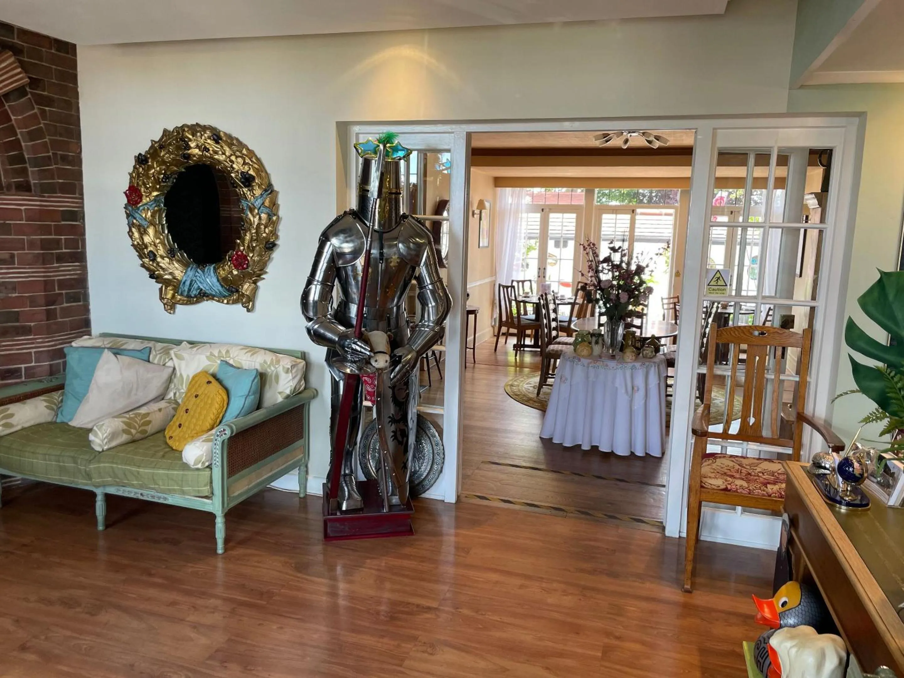 Facade/entrance in Knights Court