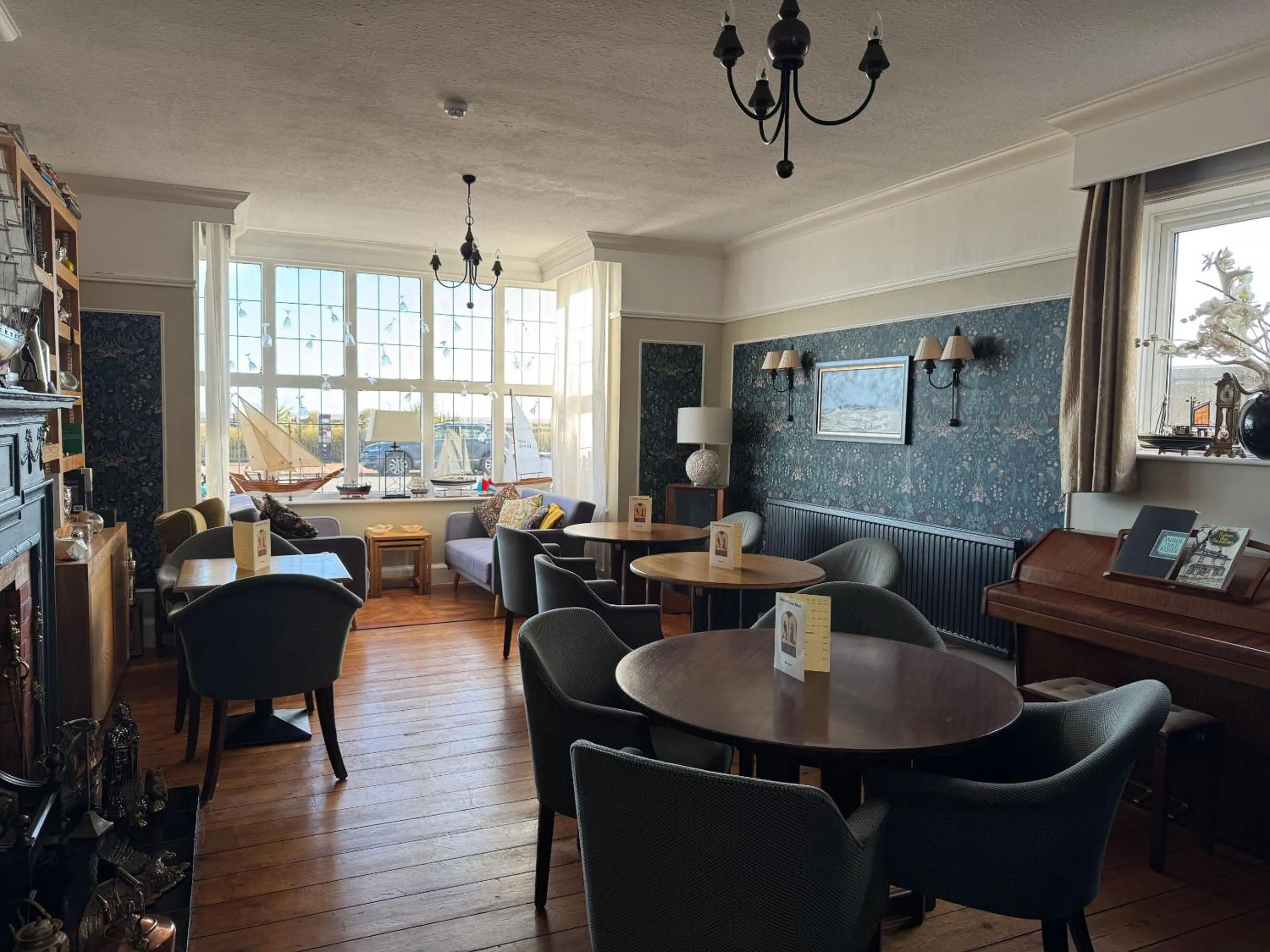 Lounge or bar in Knights Court