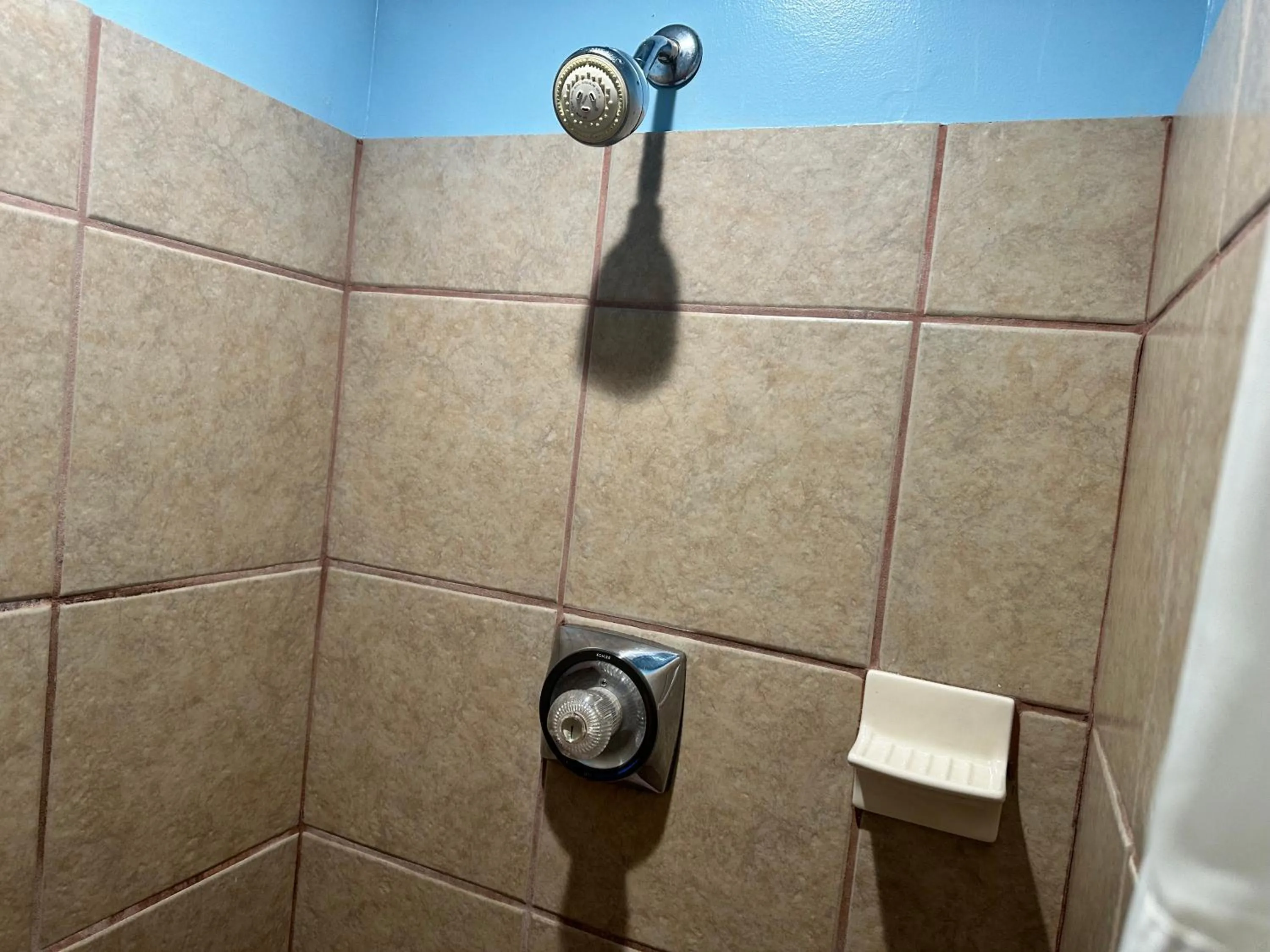 Bathroom in Westgate Manor Motel Austintown & Youngstown OHIO