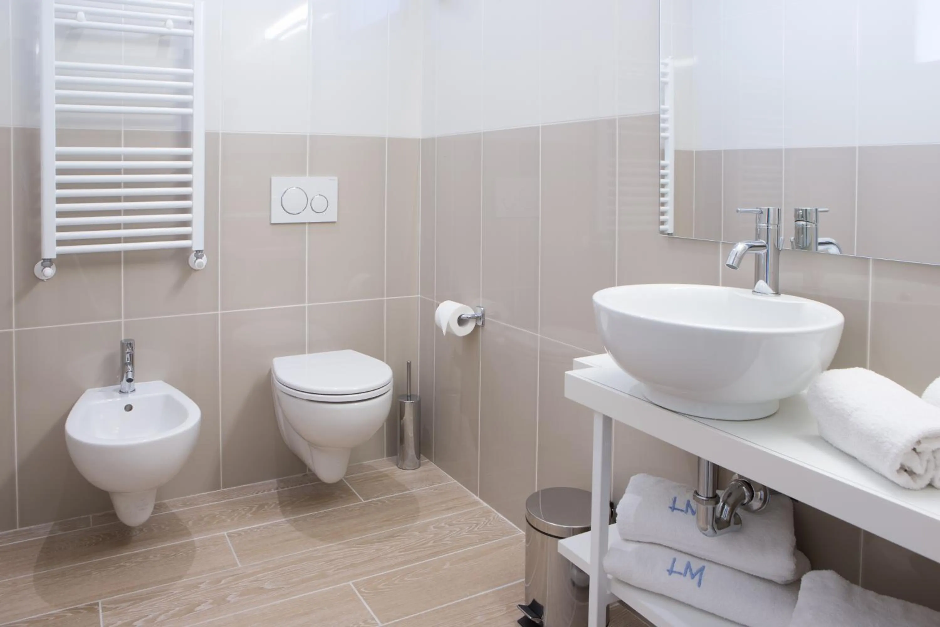 Toilet in Hotel Mediterraneo