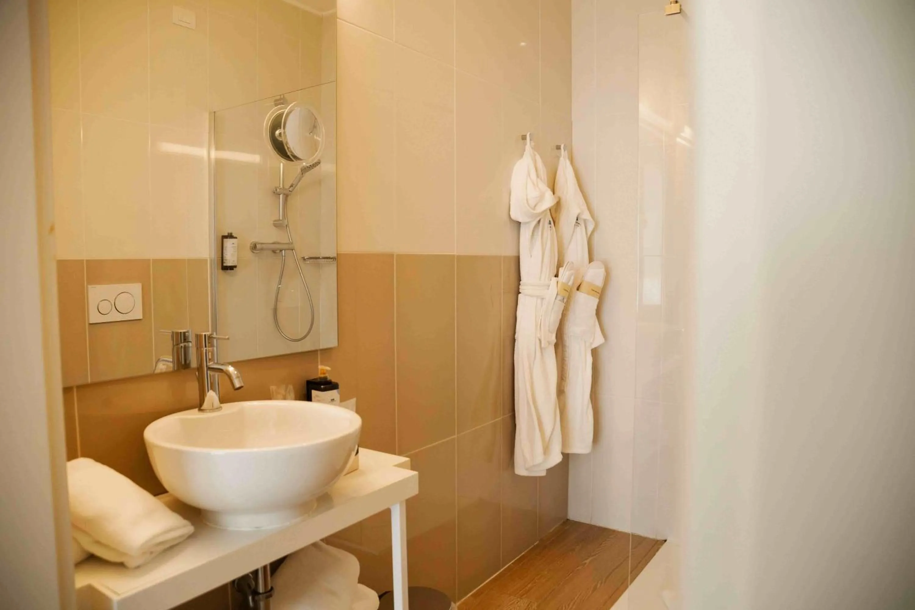 Bathroom in Hotel Mediterraneo