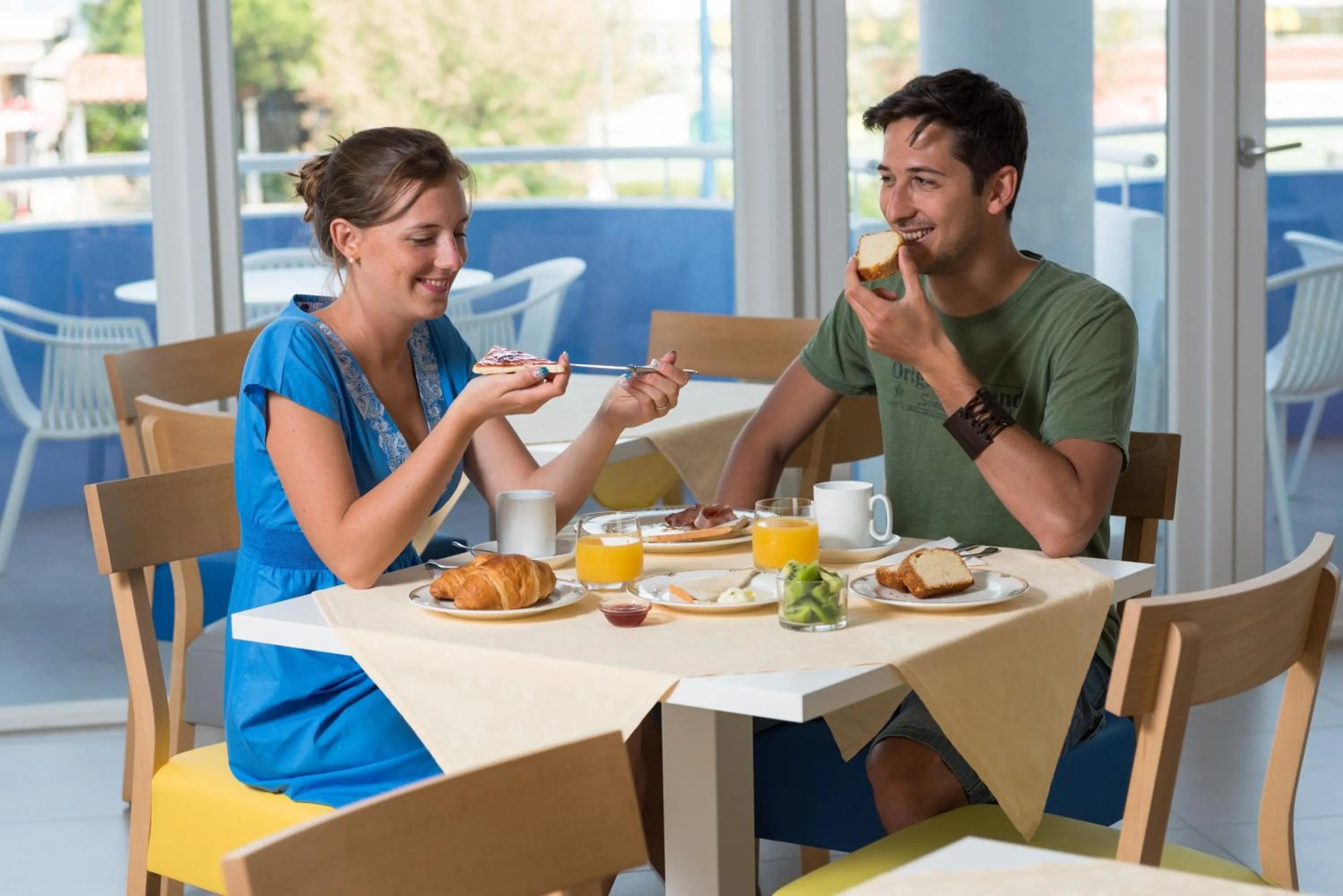 Restaurant/places to eat in Hotel Mediterraneo