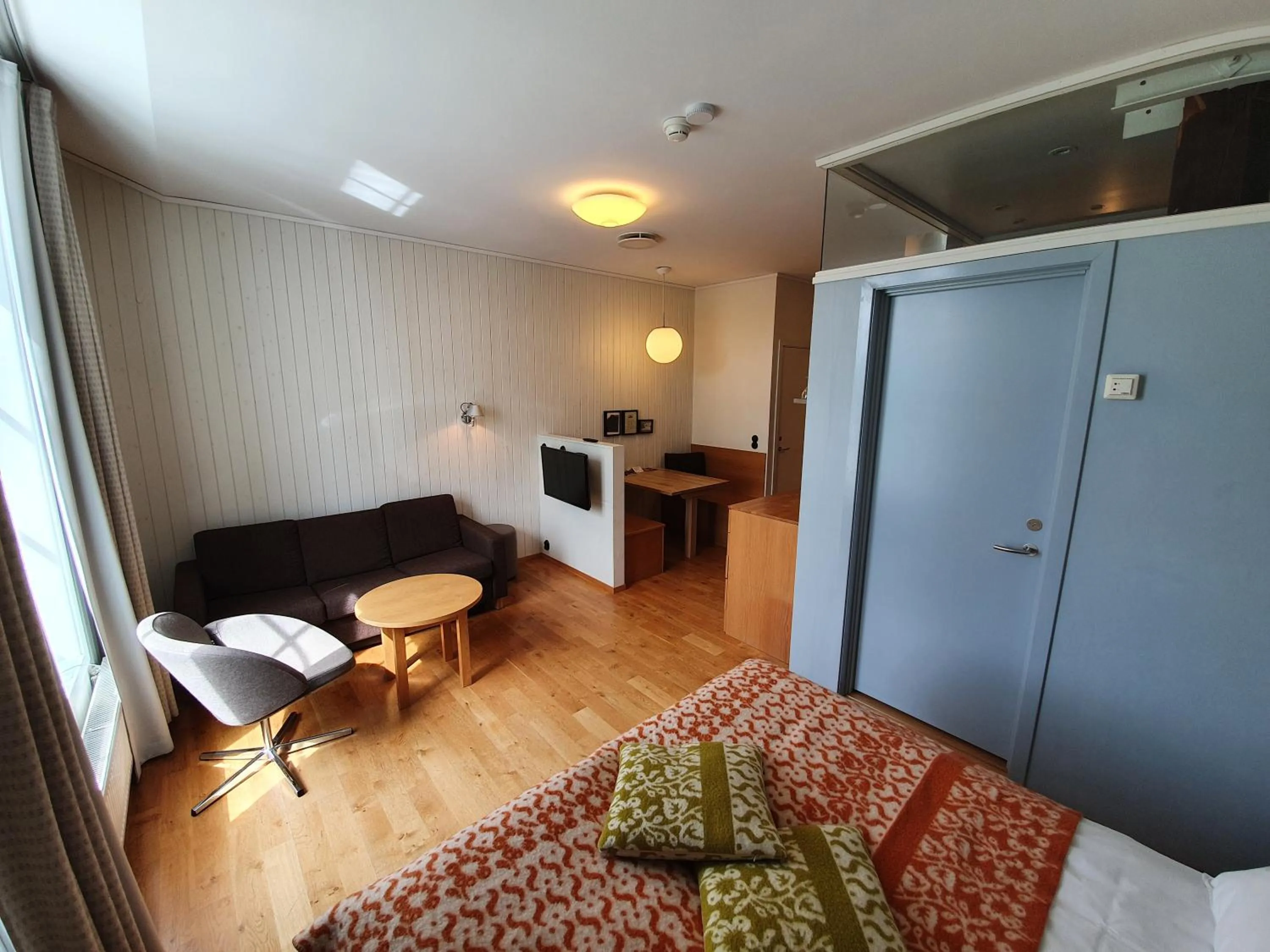 Photo of the whole room, Bed in Vertshuset Røros