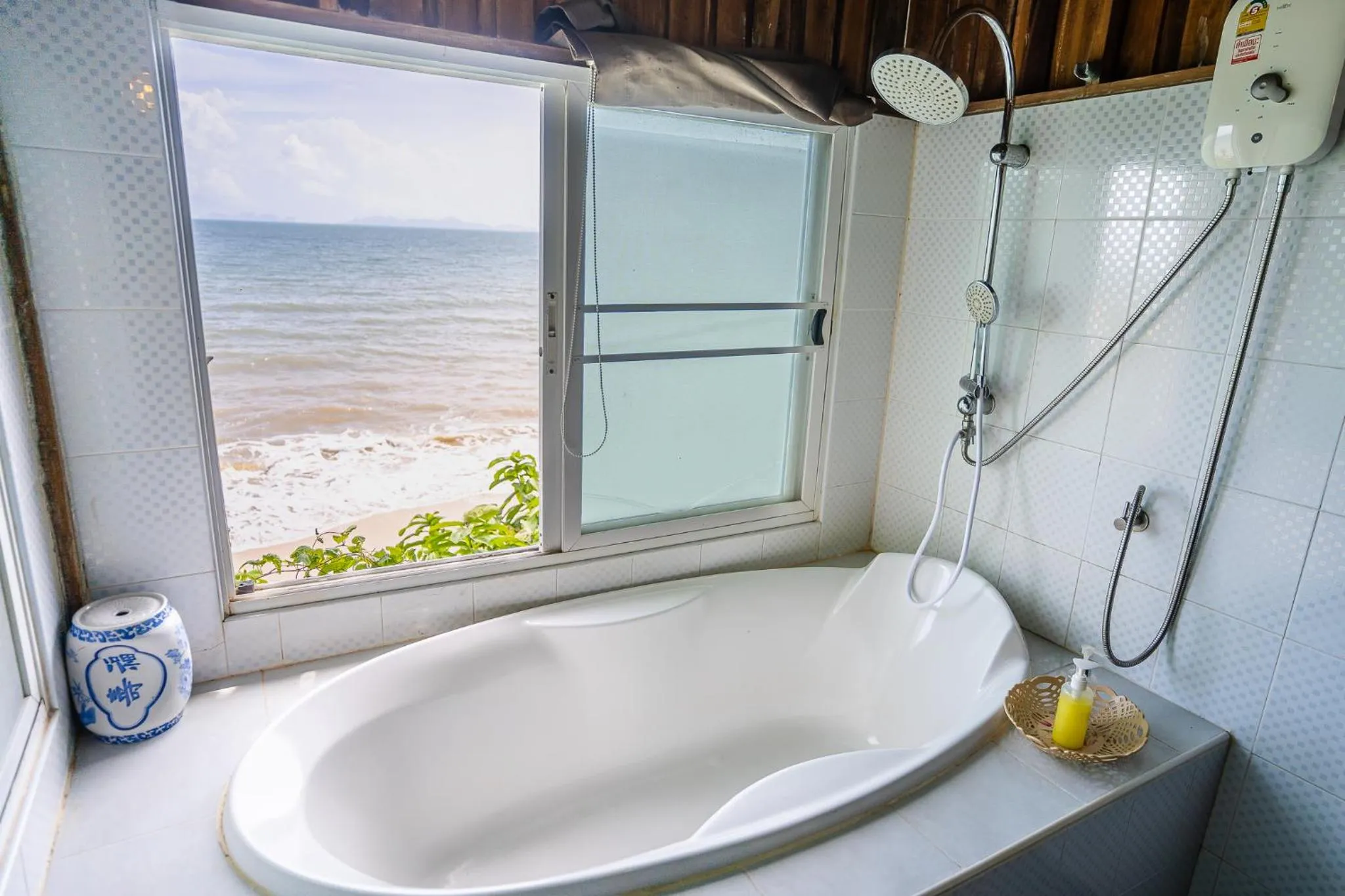 Bath in Koh Jum Resort