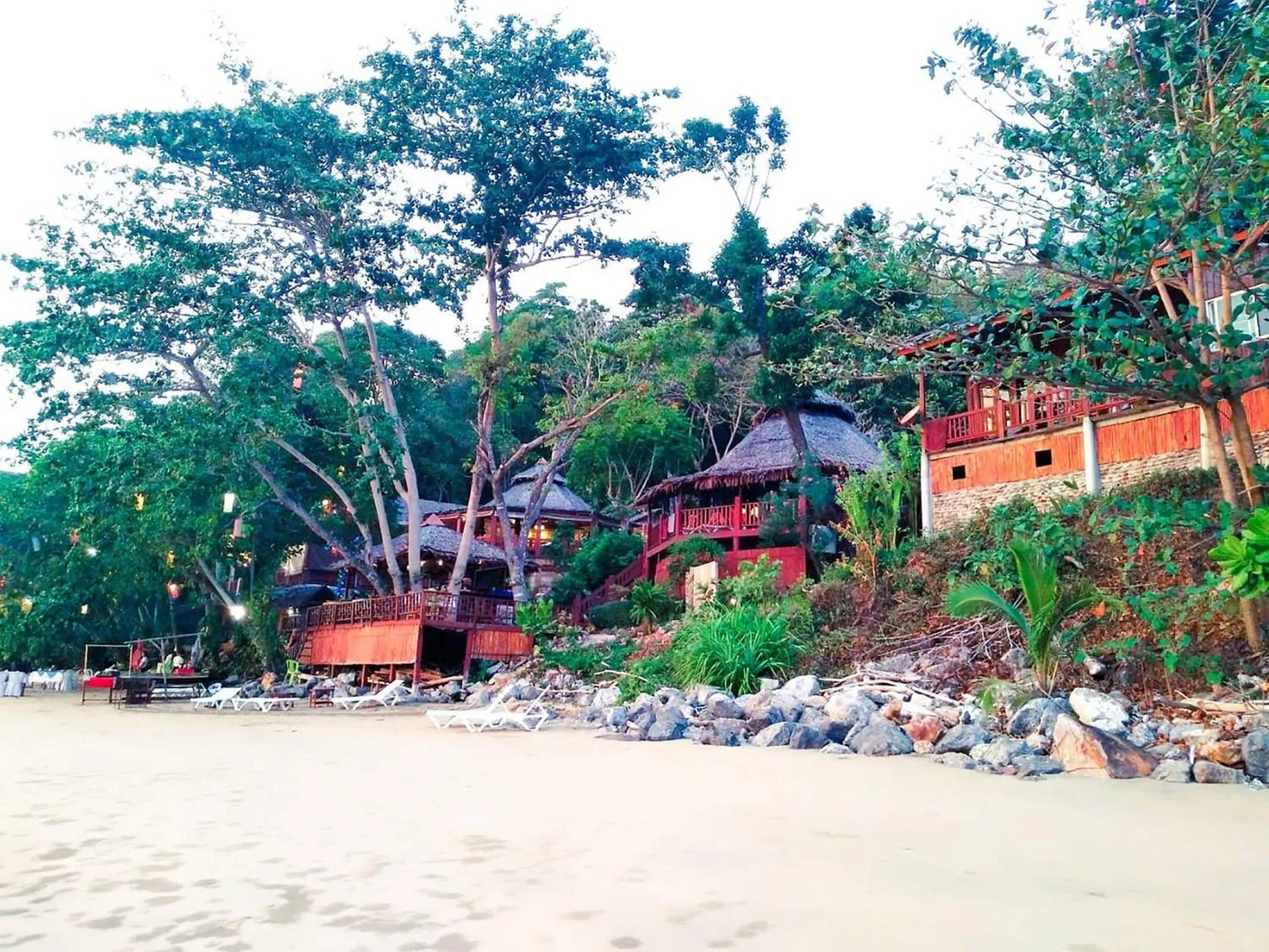 Property building in Koh Jum Resort
