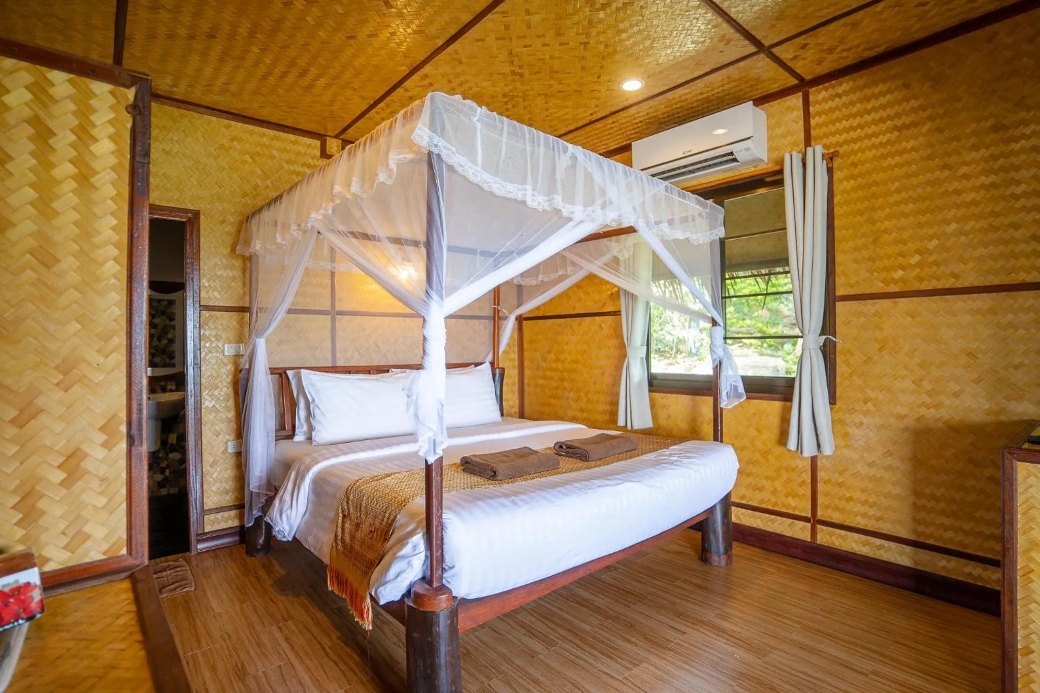 Bedroom, Bed in Koh Jum Resort