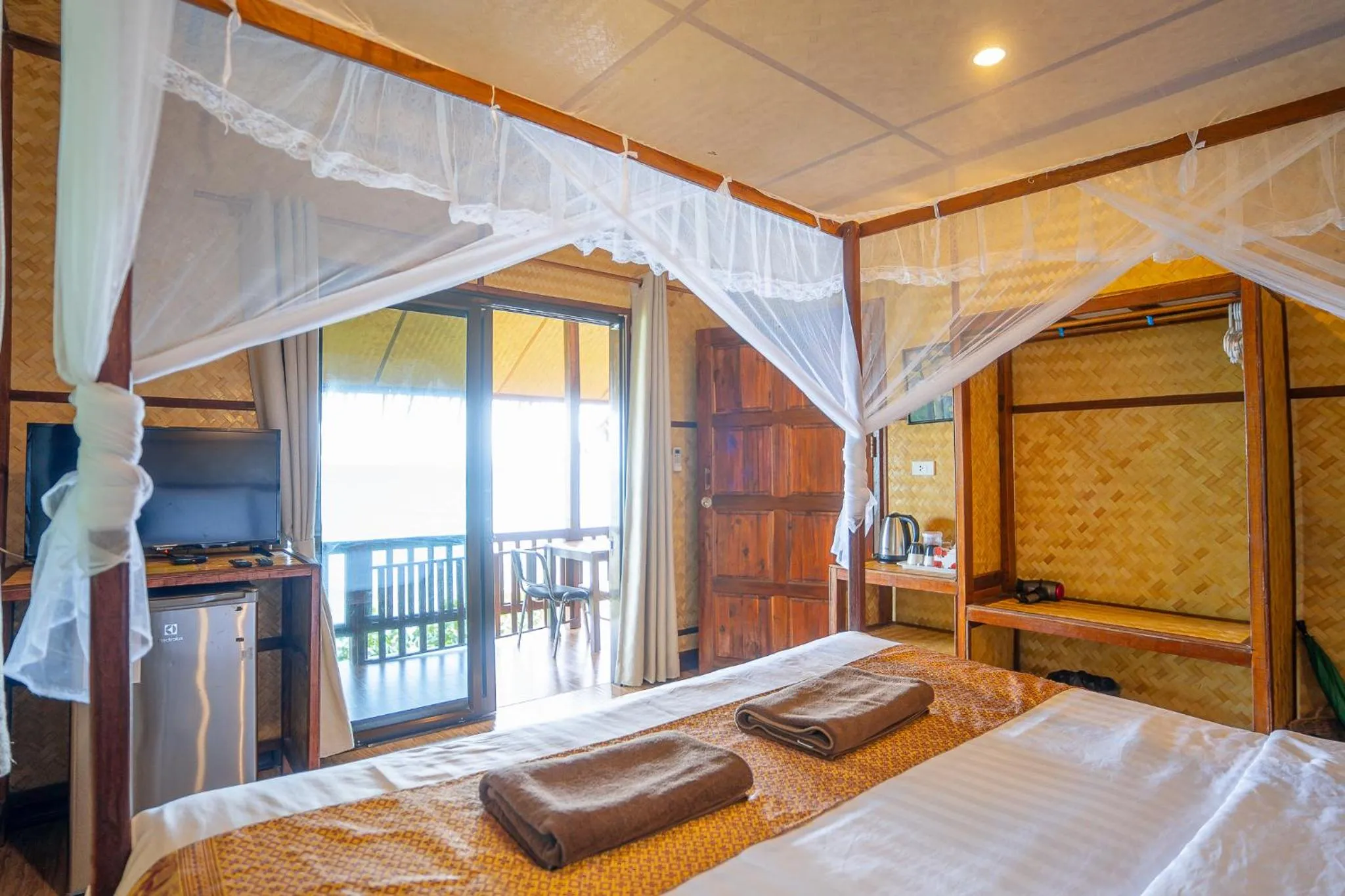 Bedroom, Bed in Koh Jum Resort
