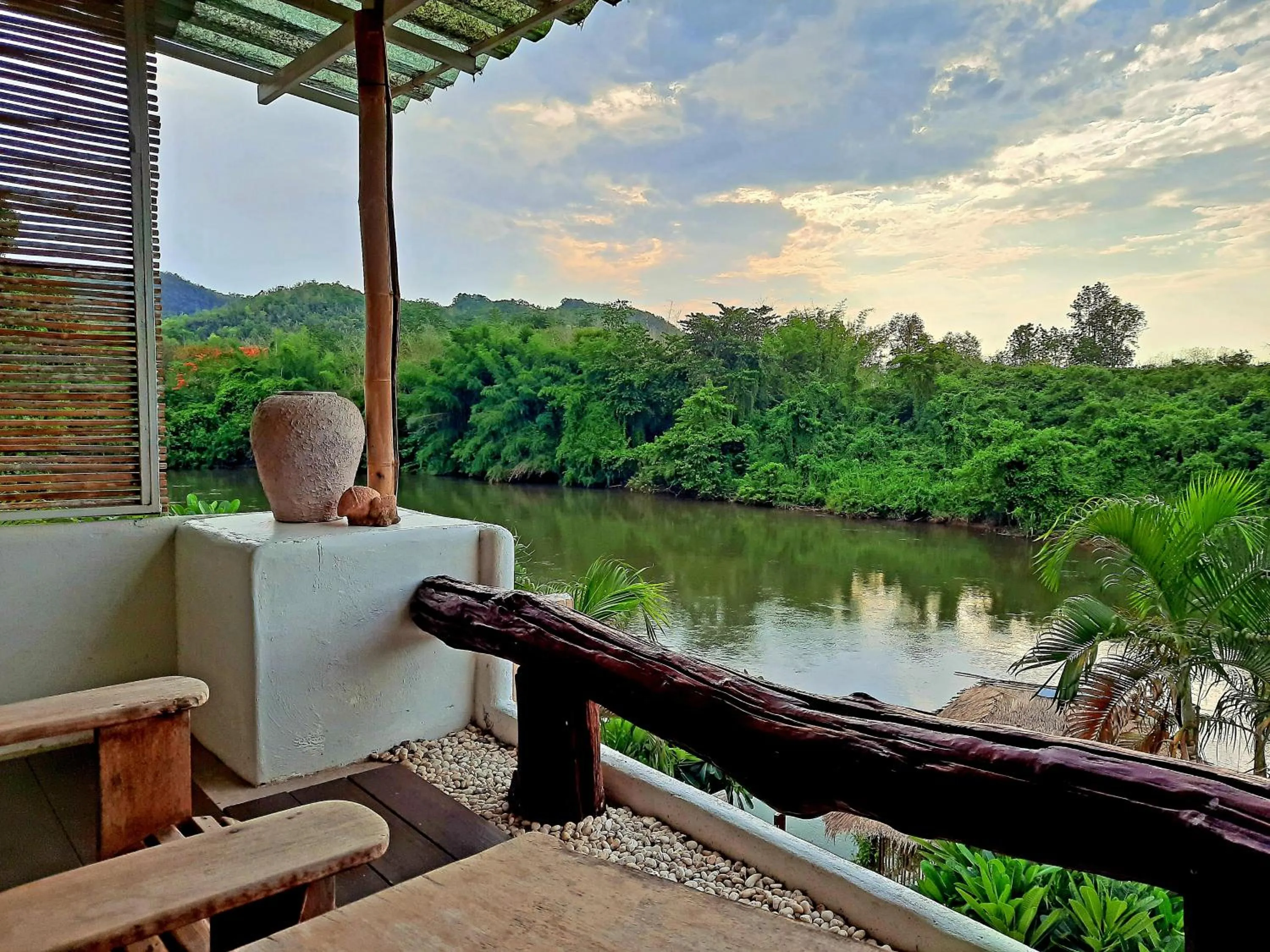 Chasorn Riverside Resort