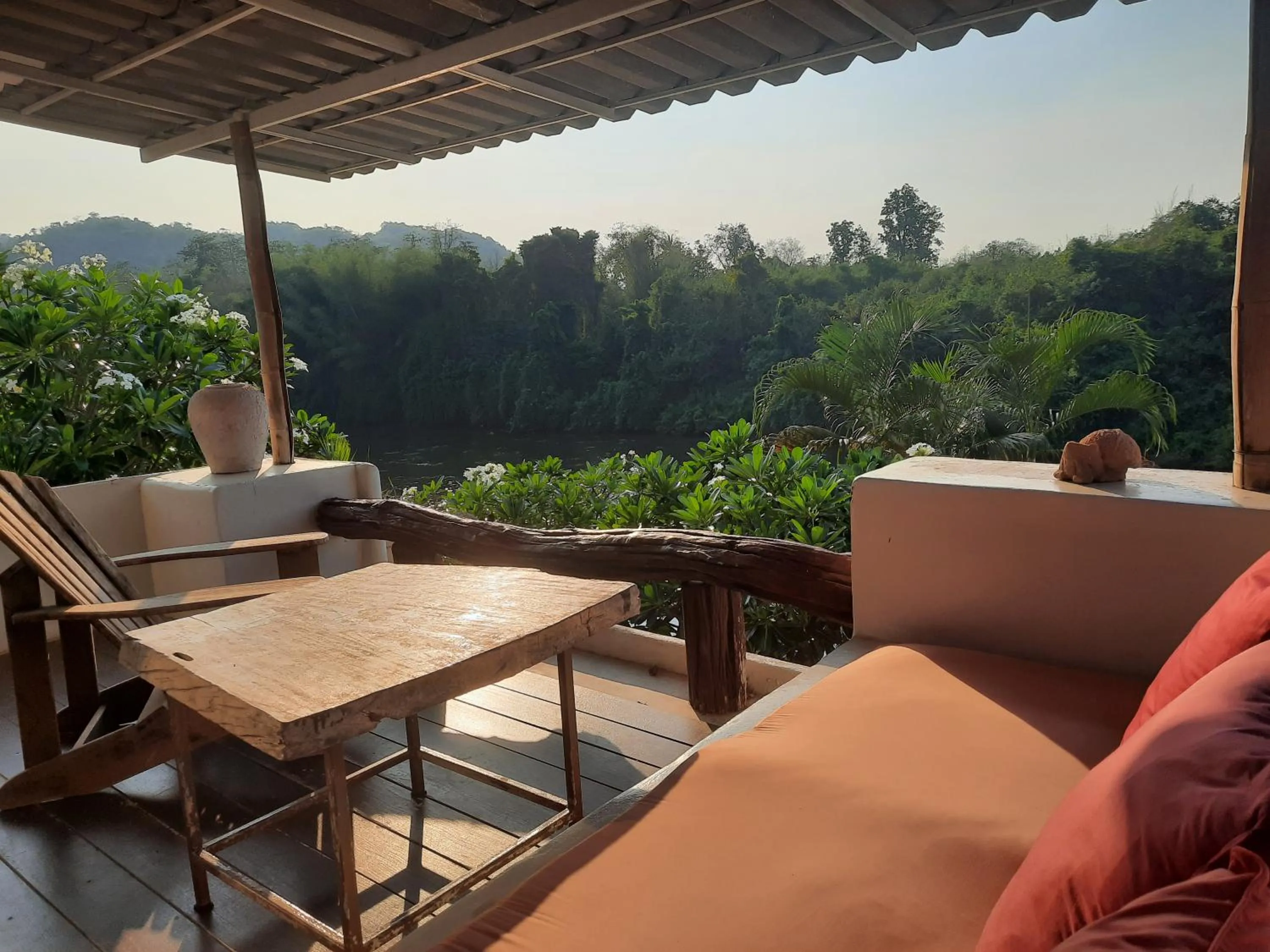 Chasorn Riverside Resort