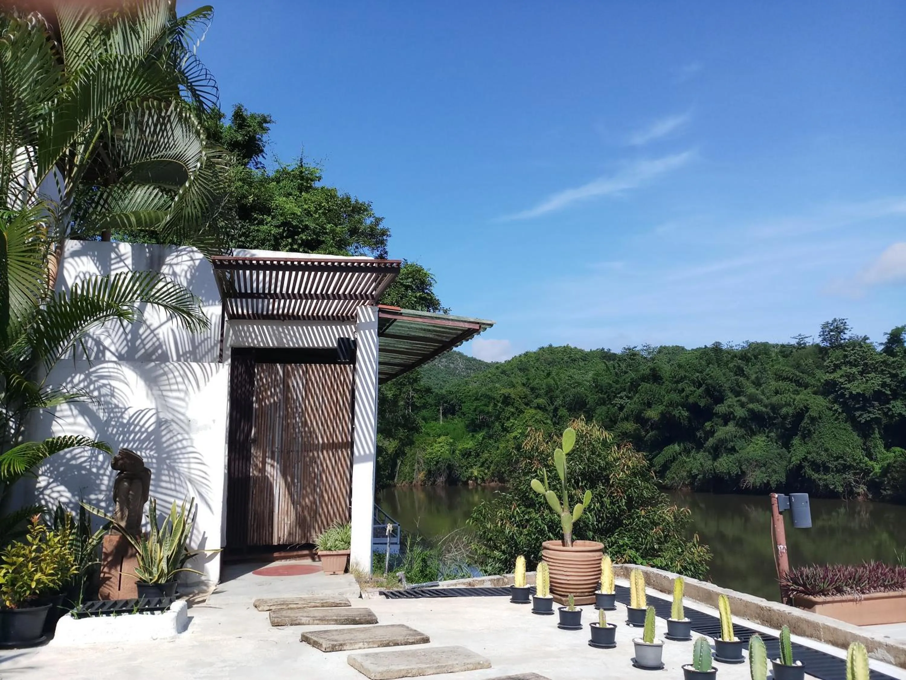 Chasorn Riverside Resort