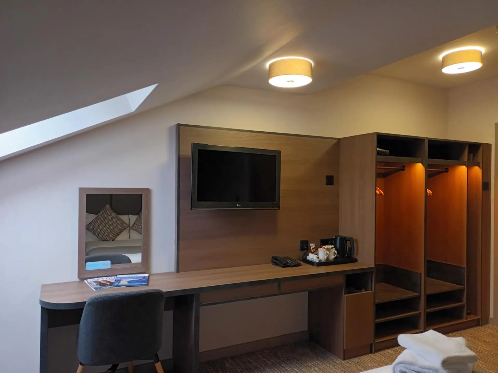 TV and multimedia in Corn Mill Lodge Hotel