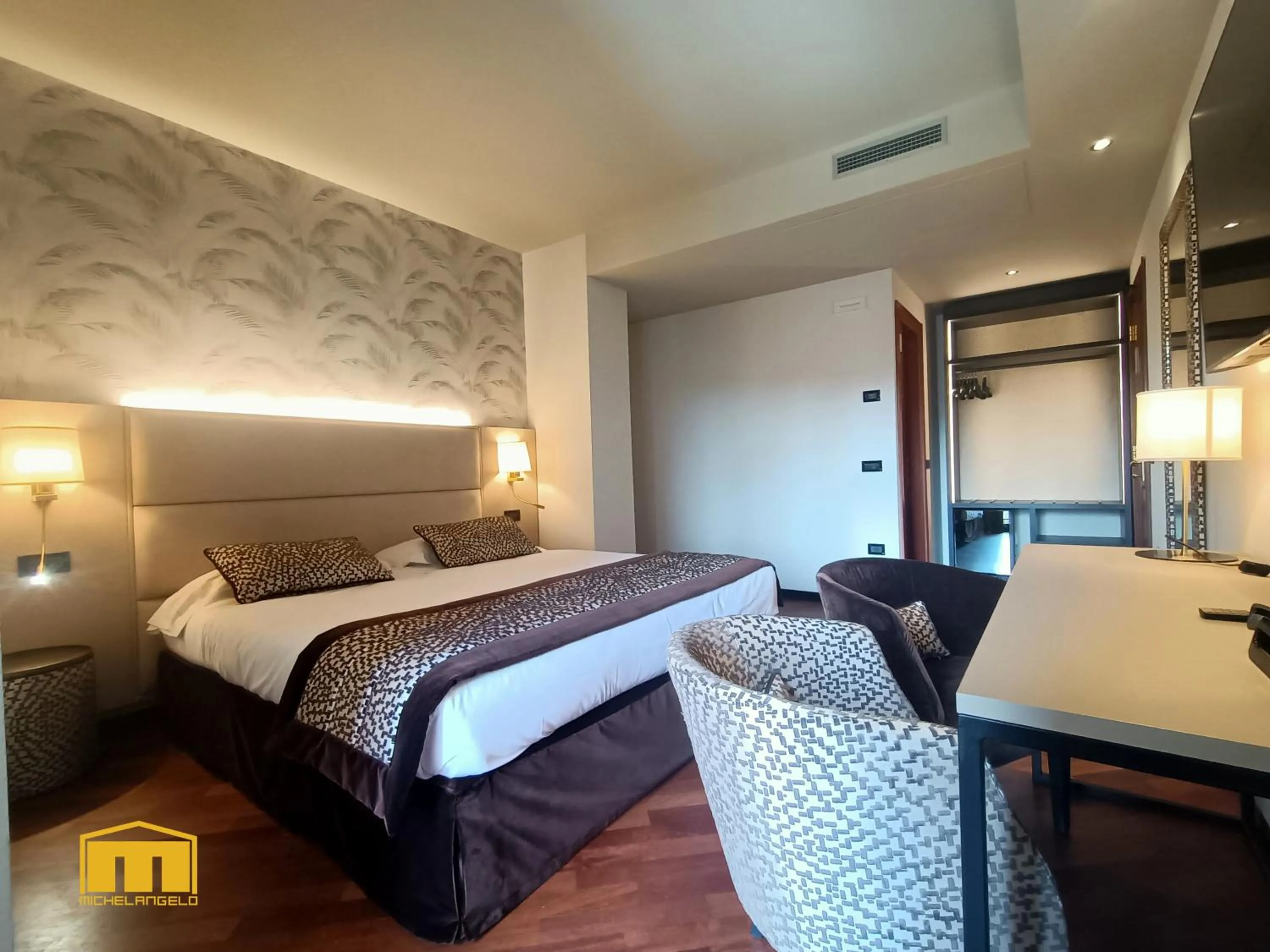 Bedroom, Bed in Hotel Michelangelo Palace & SPA