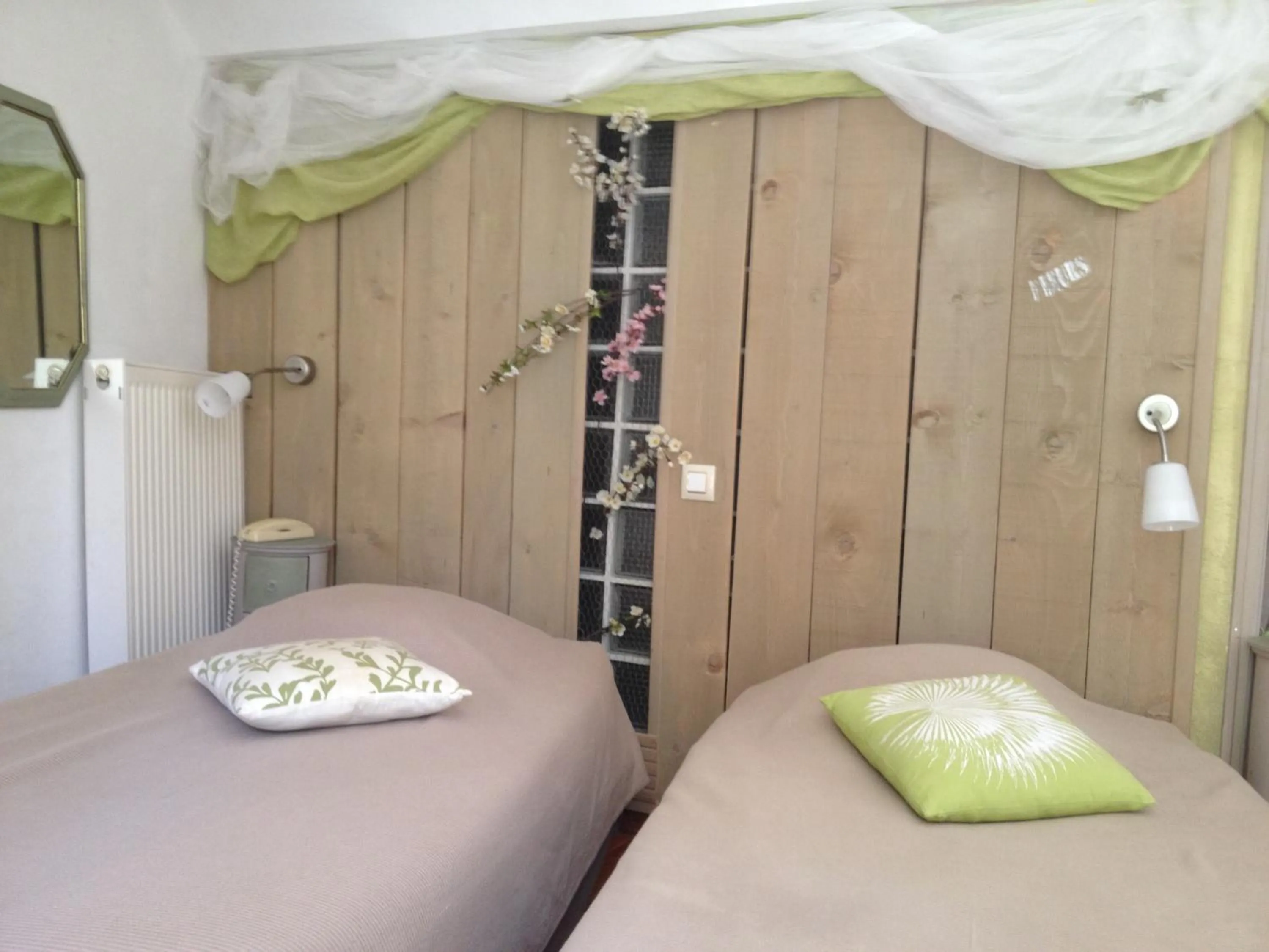 Photo of the whole room in La Pastorale