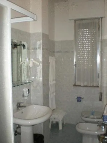 Bathroom in Hotel Lincoln