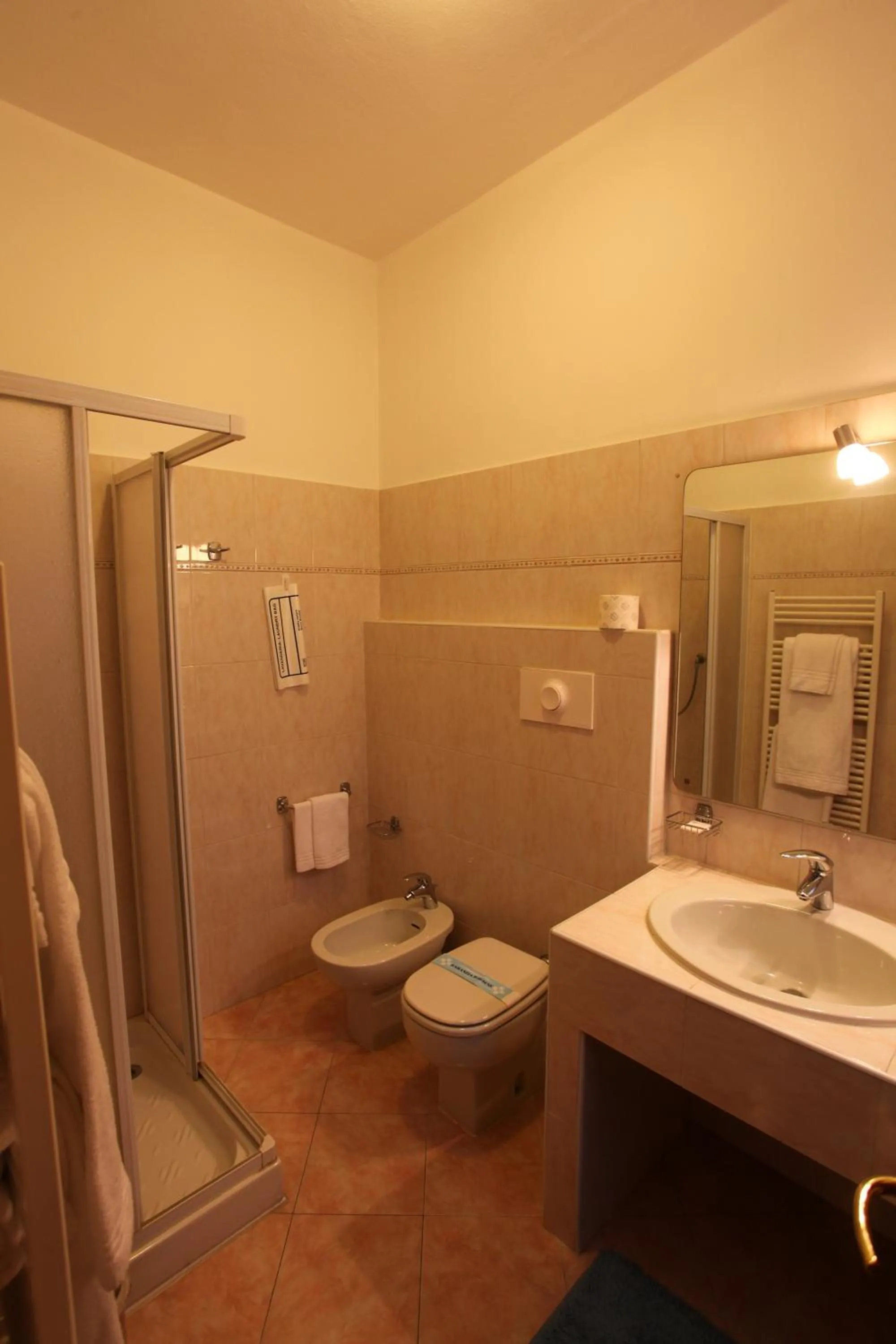 Bathroom in Hotel Lincoln