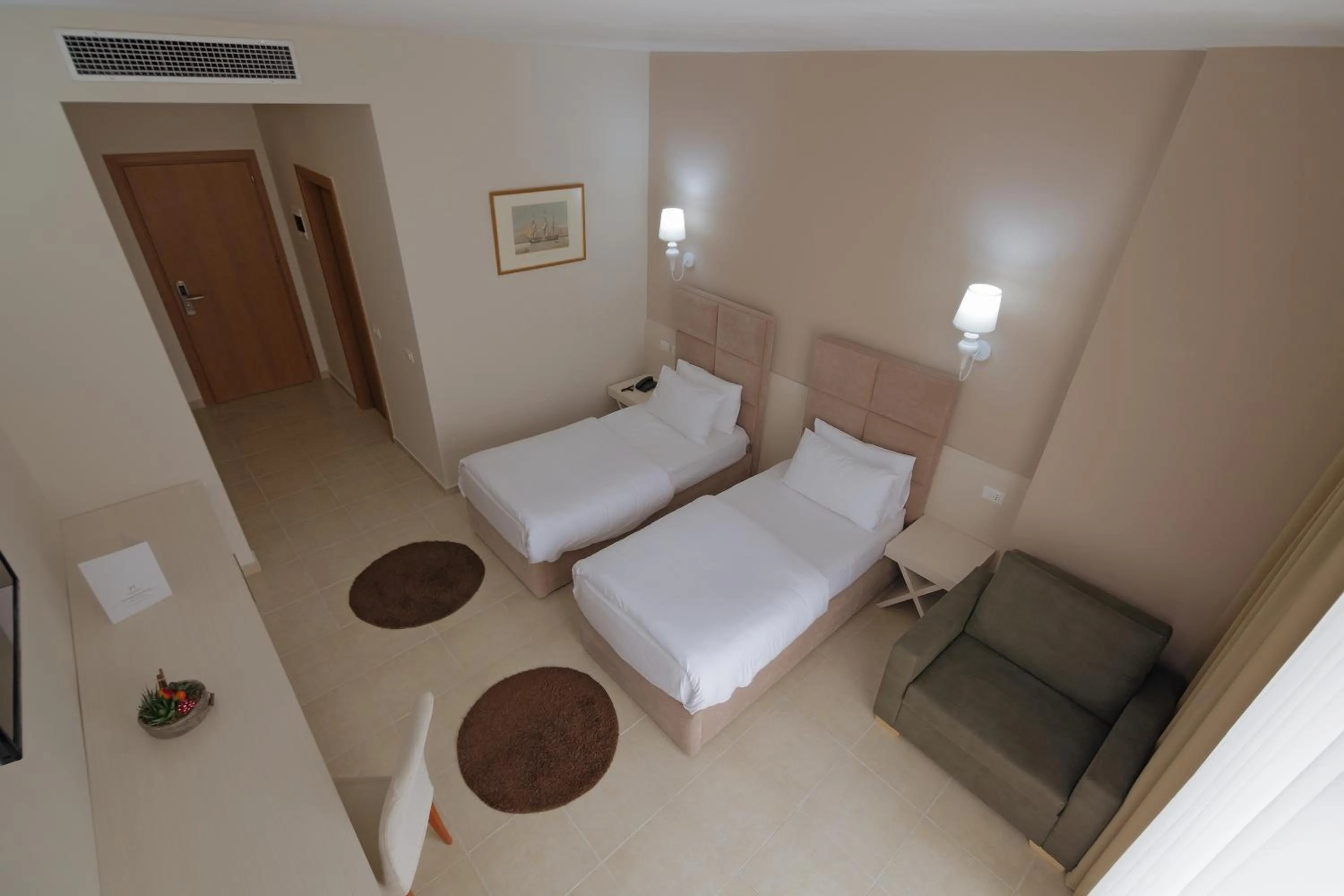 Photo of the whole room in Horizont Hotel