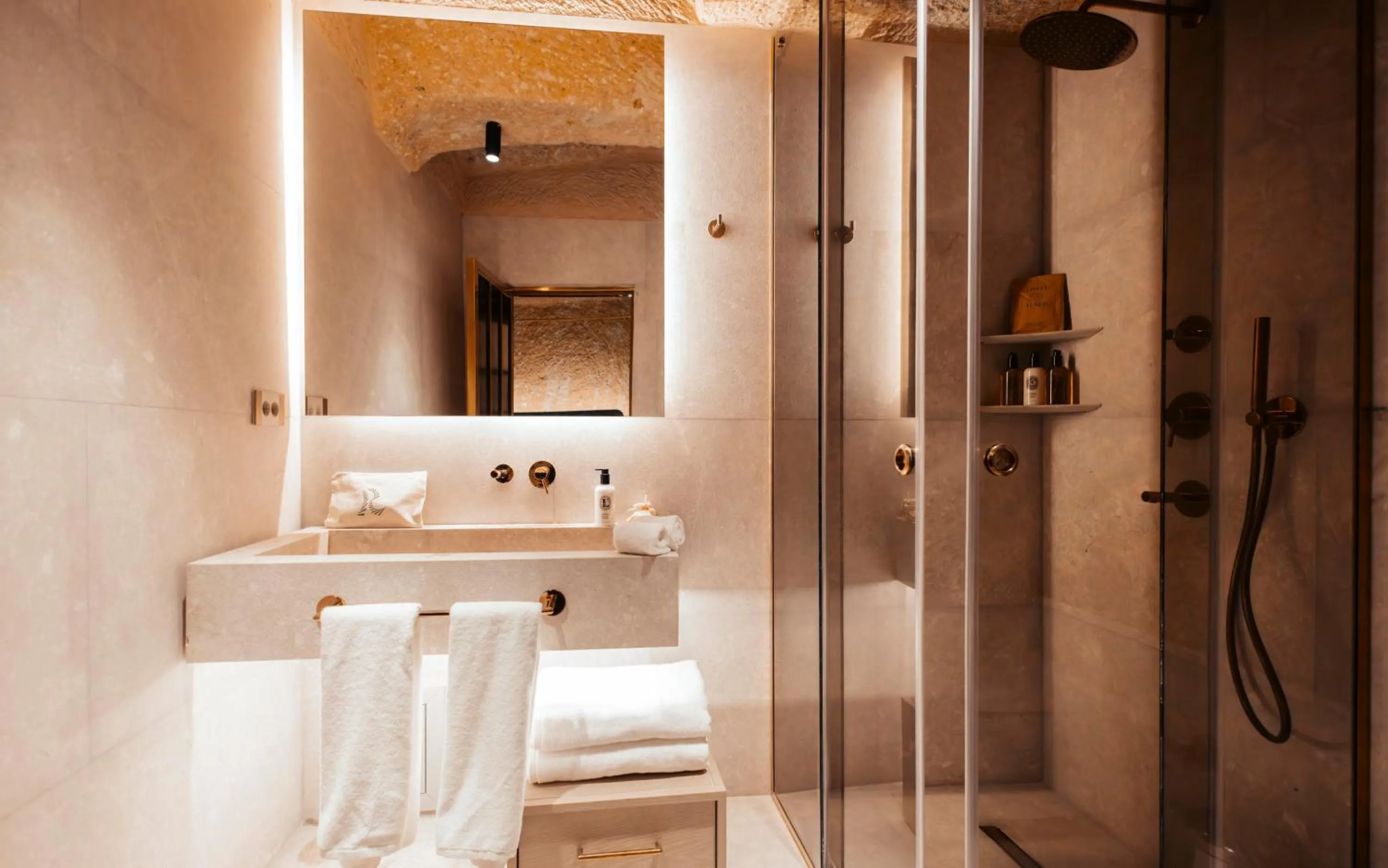 Shower in Avantgarde Refined Caves Of Cappadocia