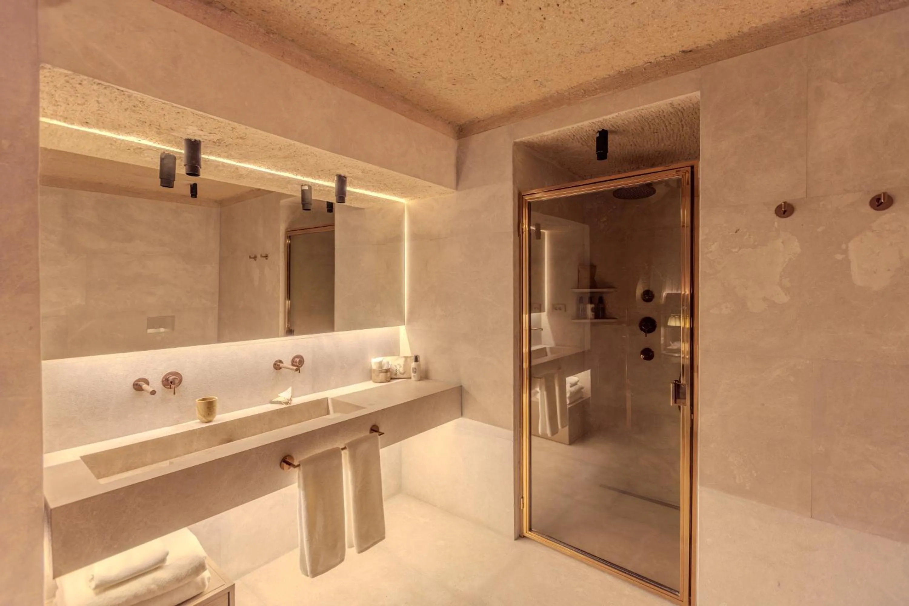 Shower in Avantgarde Refined Caves Of Cappadocia