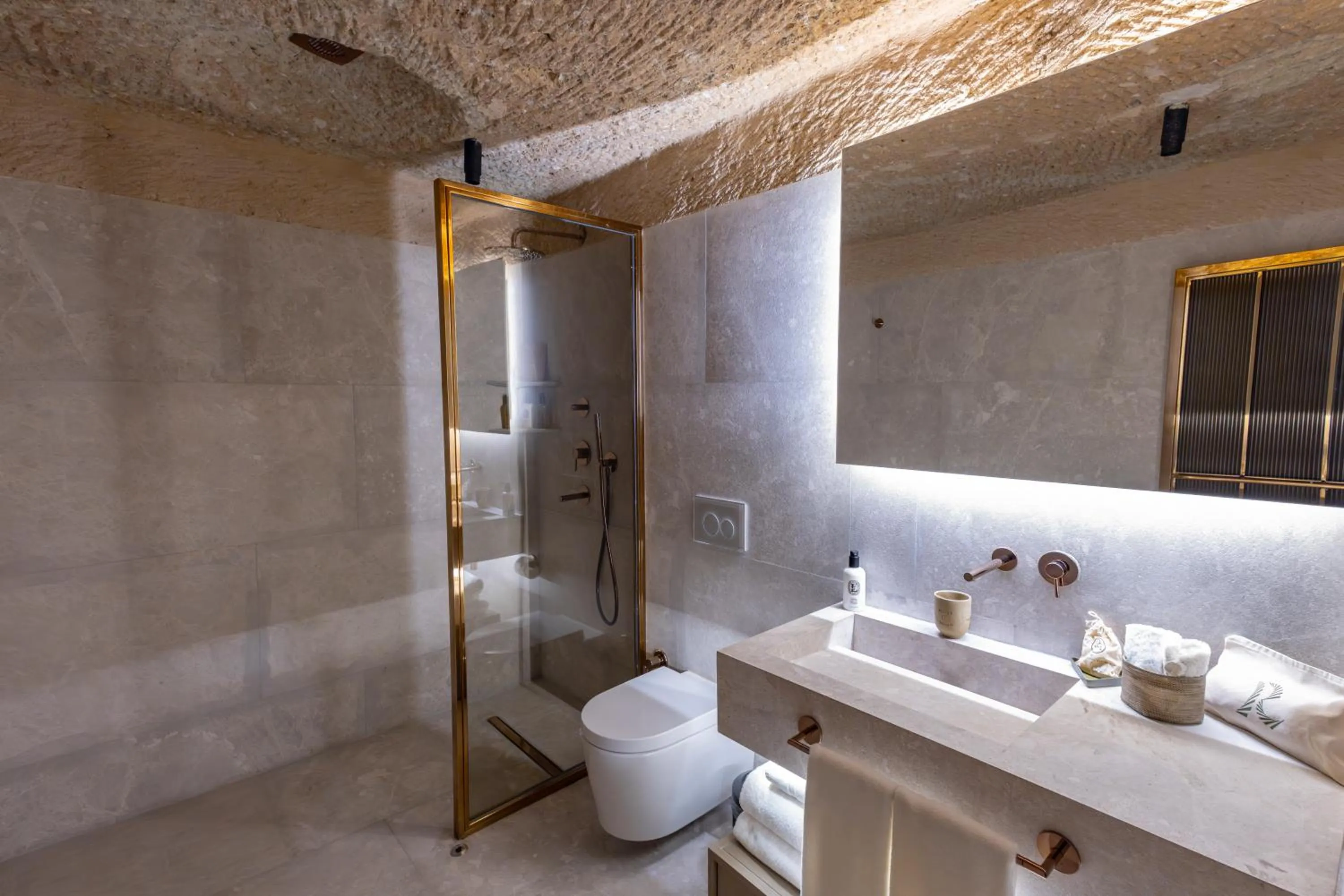 Shower in Avantgarde Refined Caves Of Cappadocia