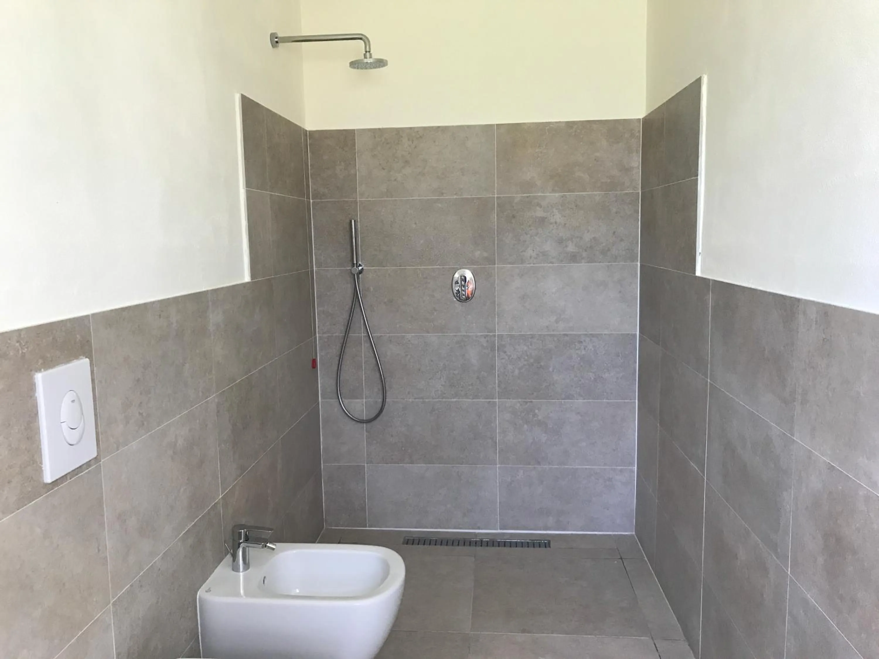 Shower in Corte di Pellio