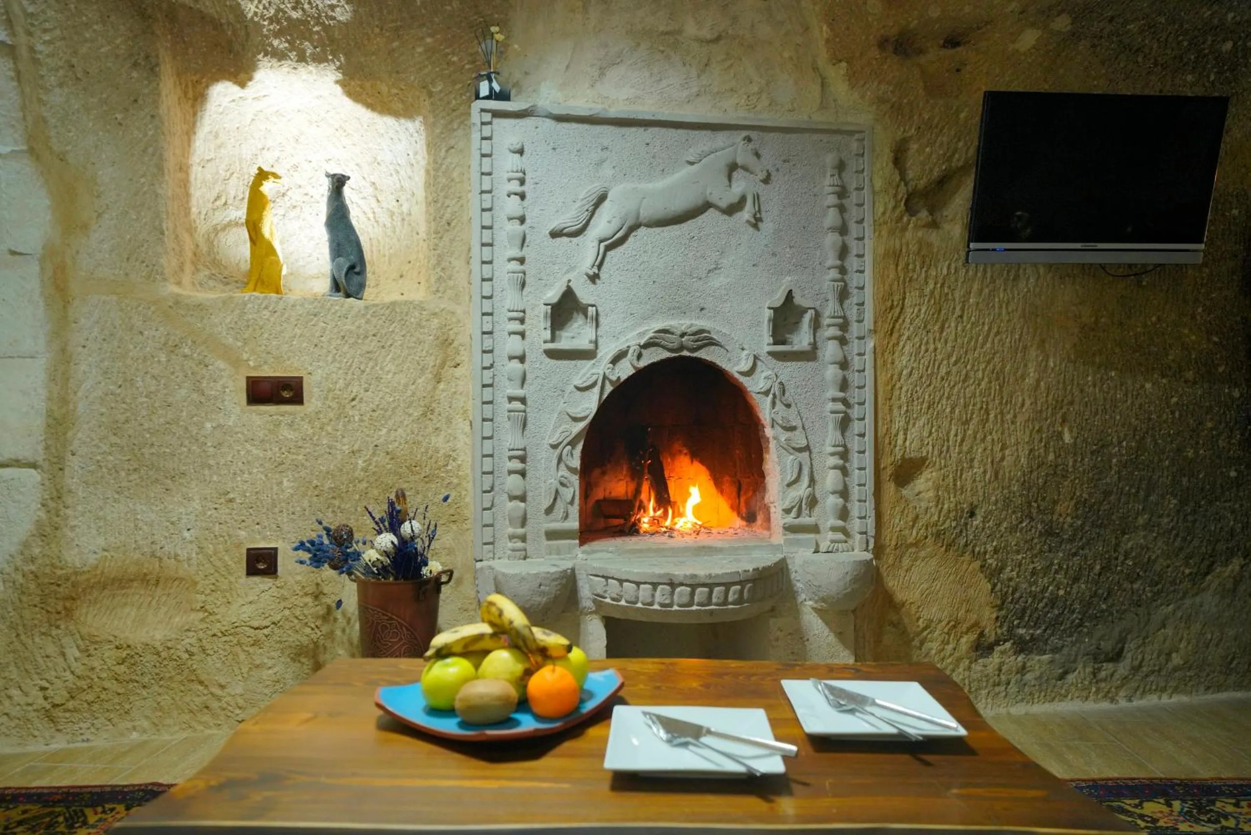 flat iron in Holiday Cave Hotel