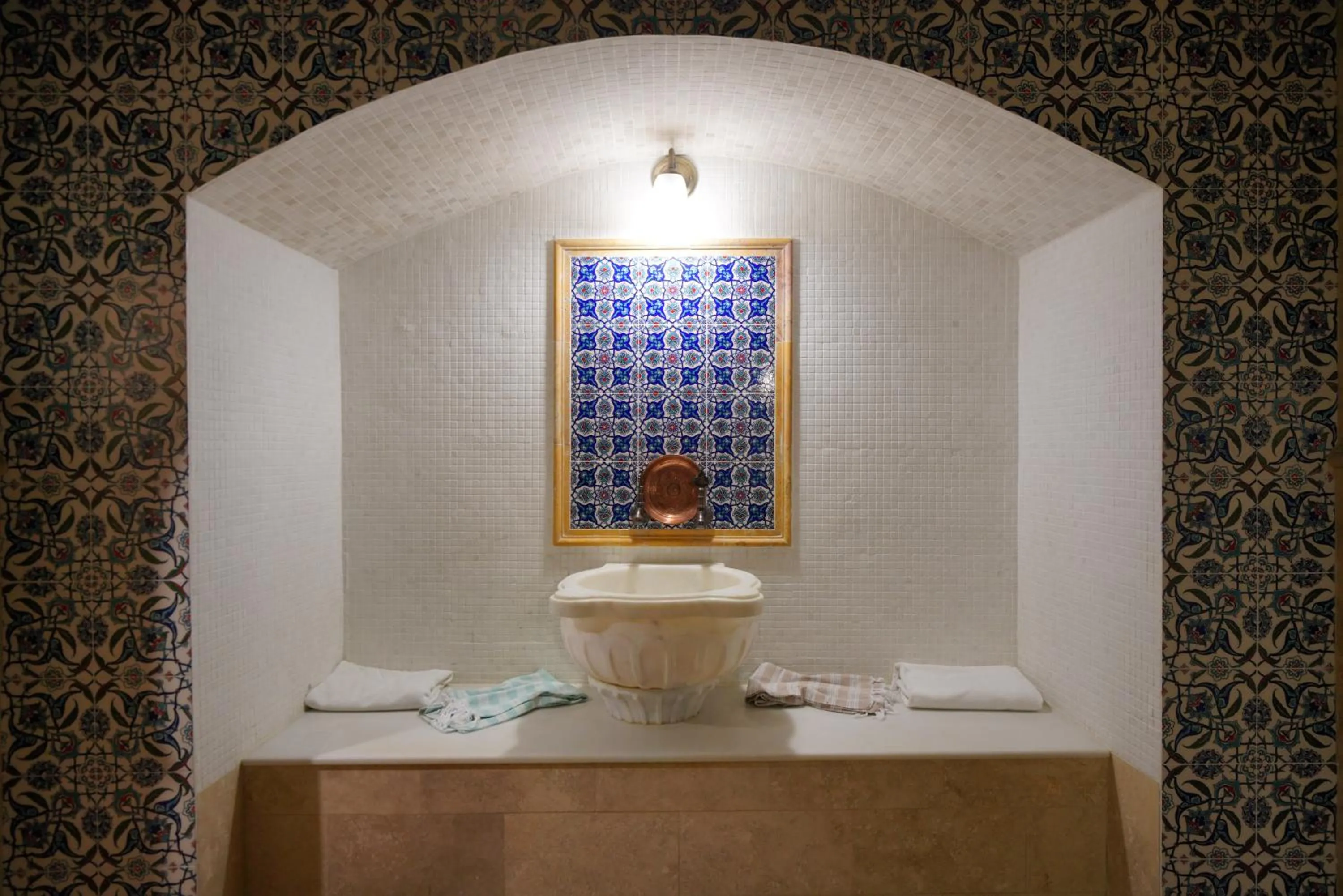 Bathroom in Holiday Cave Hotel