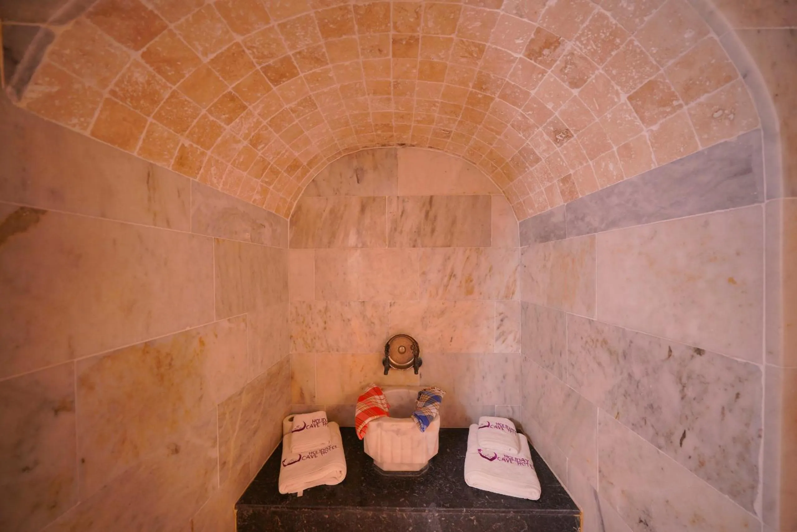 towels in Holiday Cave Hotel