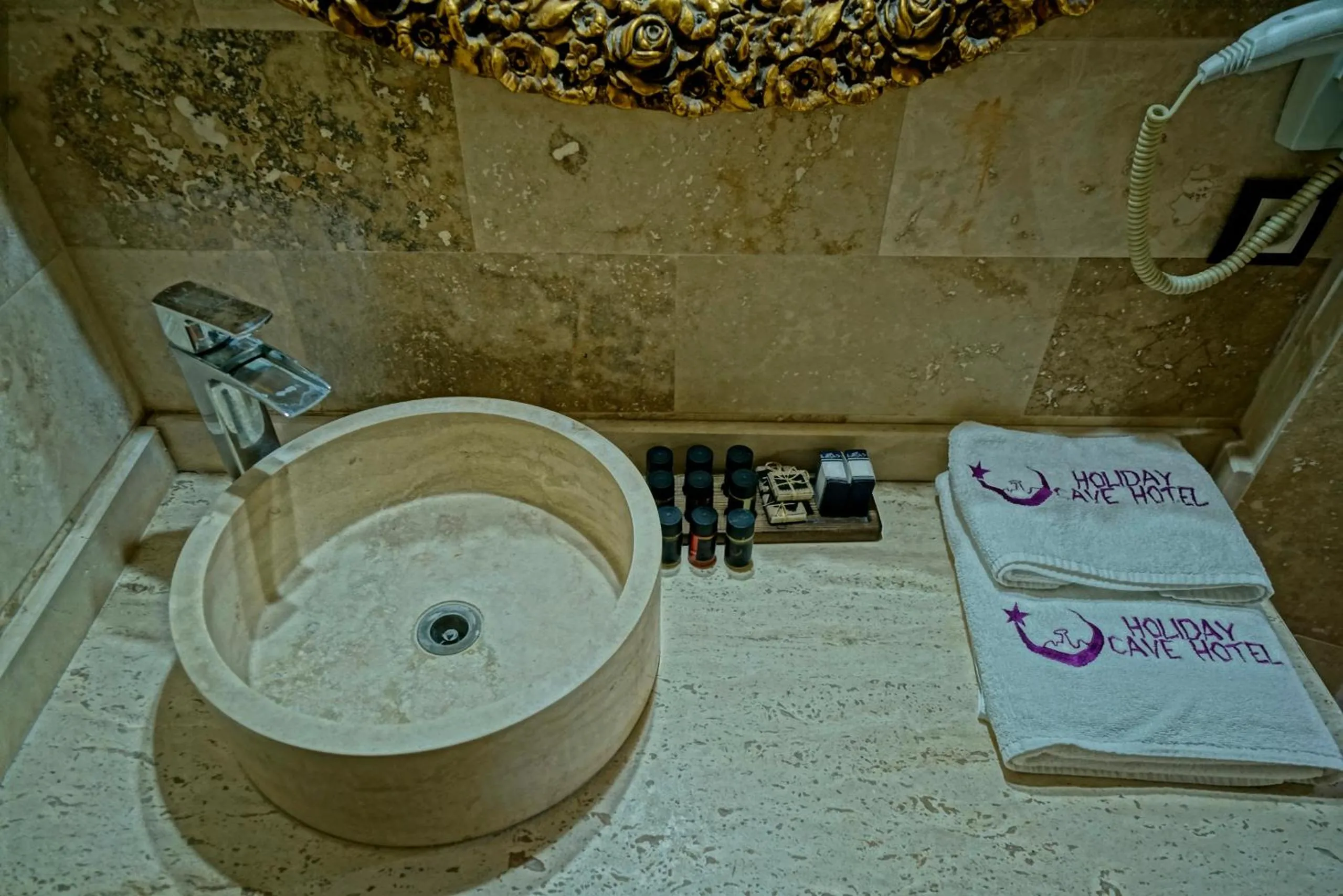 Bathroom in Holiday Cave Hotel