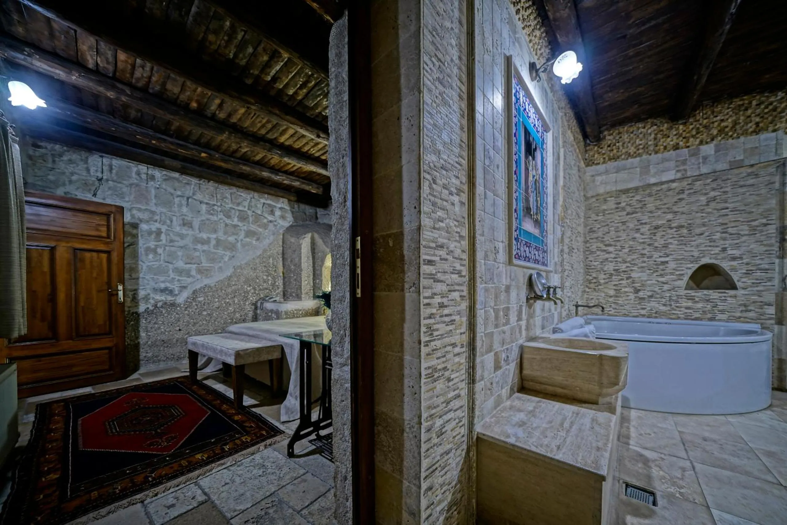 Toilet in Holiday Cave Hotel