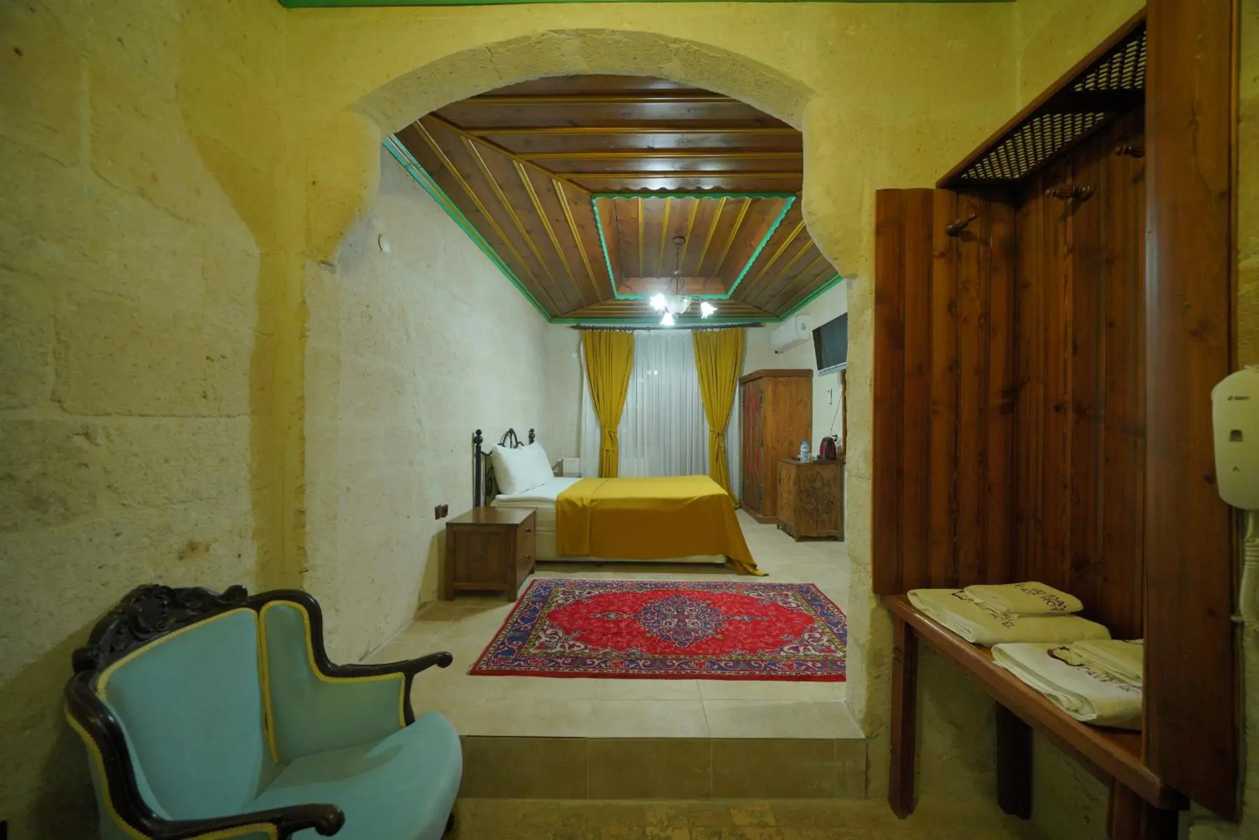 Double Arch stone Room in Holiday Cave Hotel Double Arch stone Room in Holiday Cave Hotel