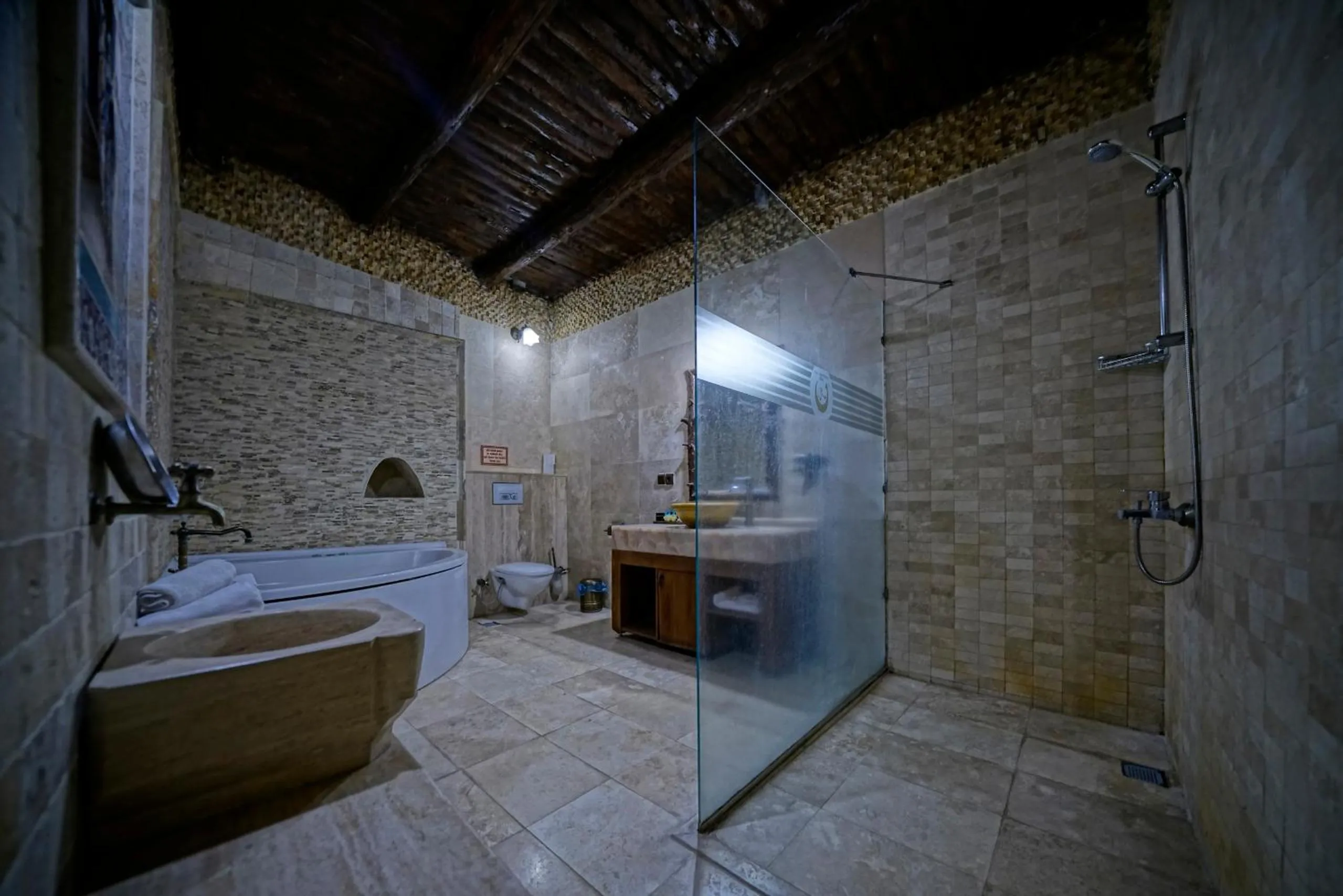 Shower in Holiday Cave Hotel
