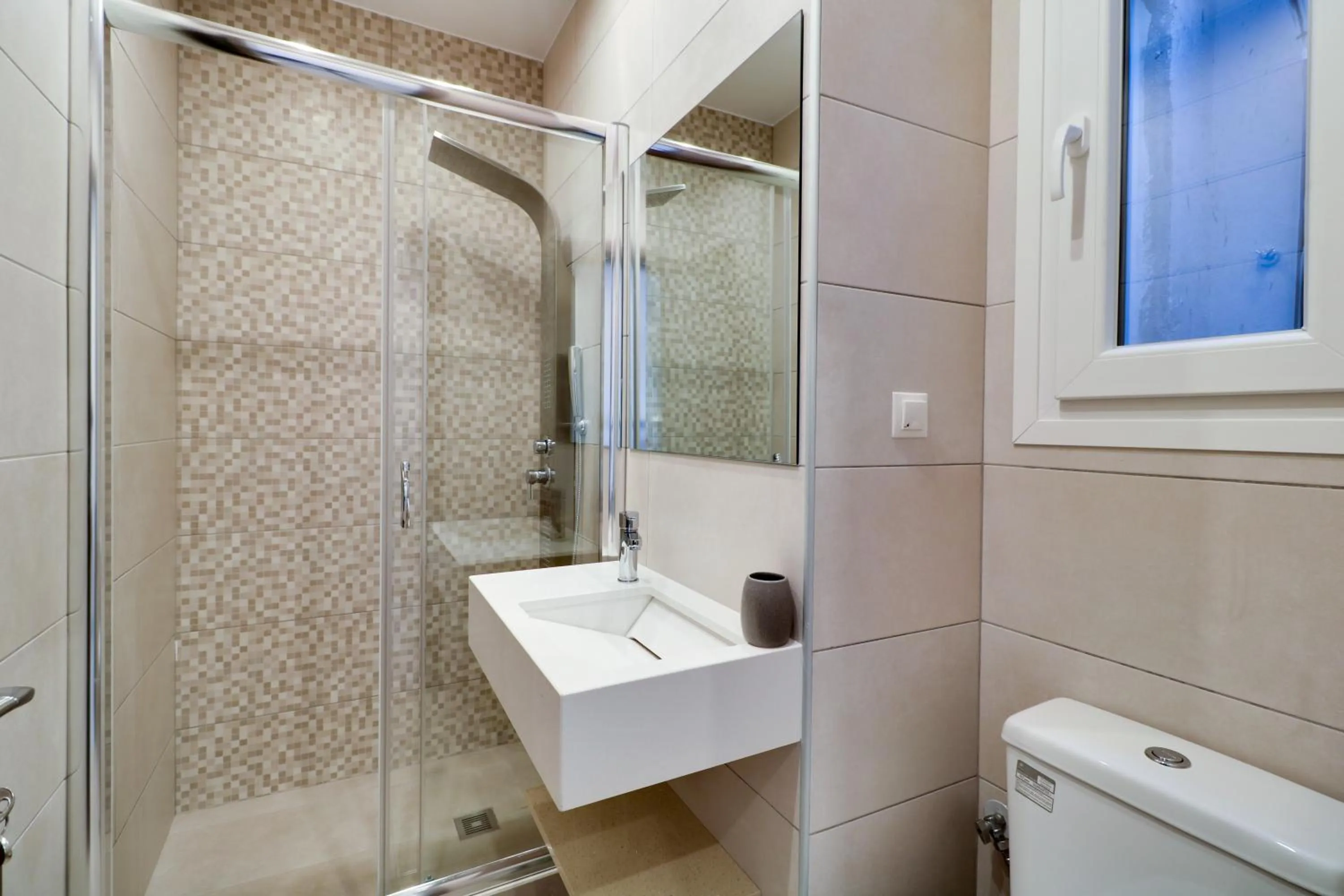 Shower in Athens Comfort