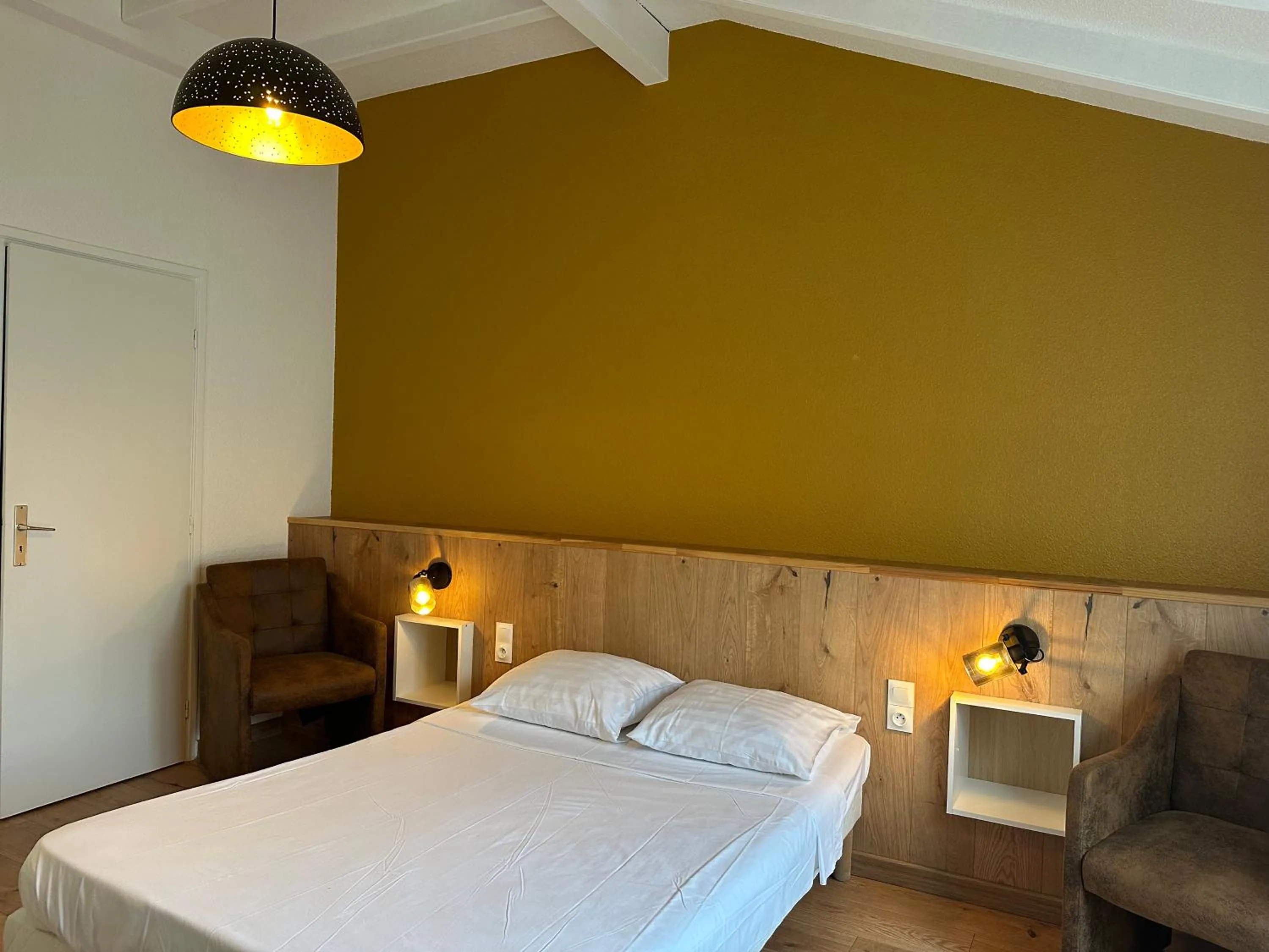 Bedroom, Bed in Studio/Hôtel Porte De France