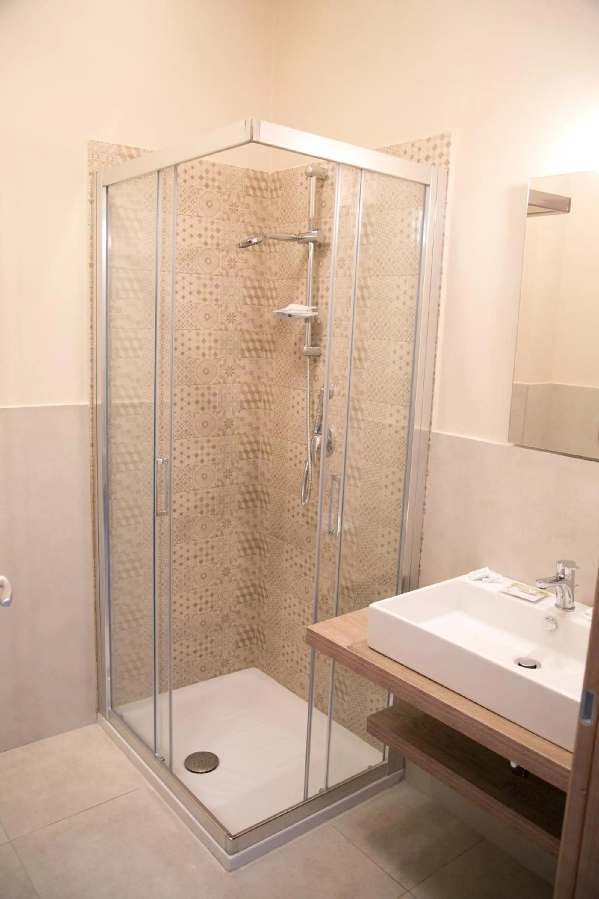 Shower in B&B Il Volo