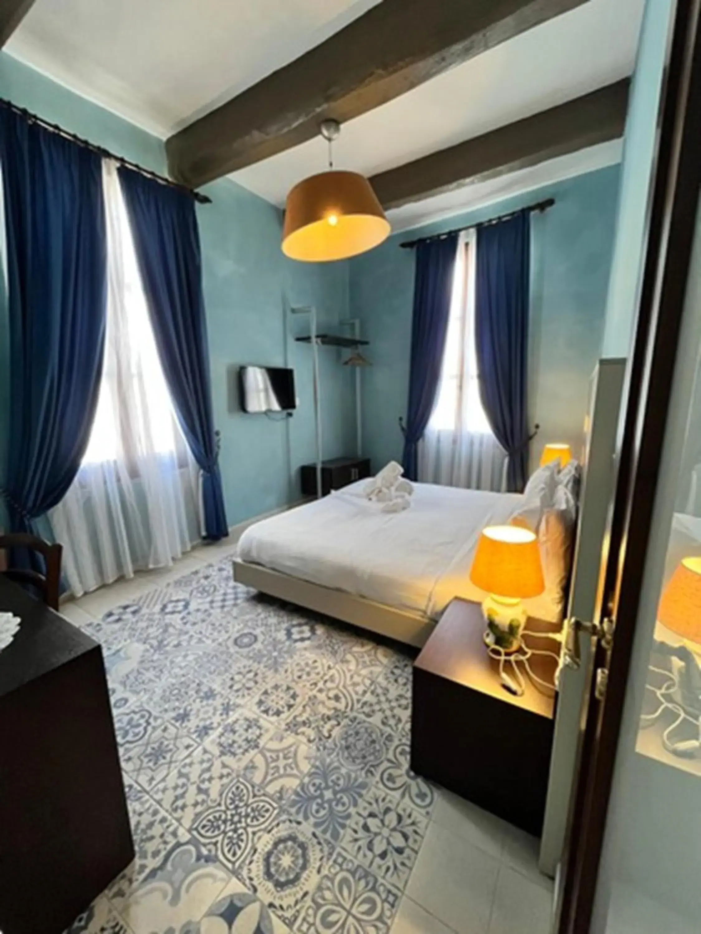 Family Room with Bathroom in My Travel House Family Room with Bathroom in My Travel House