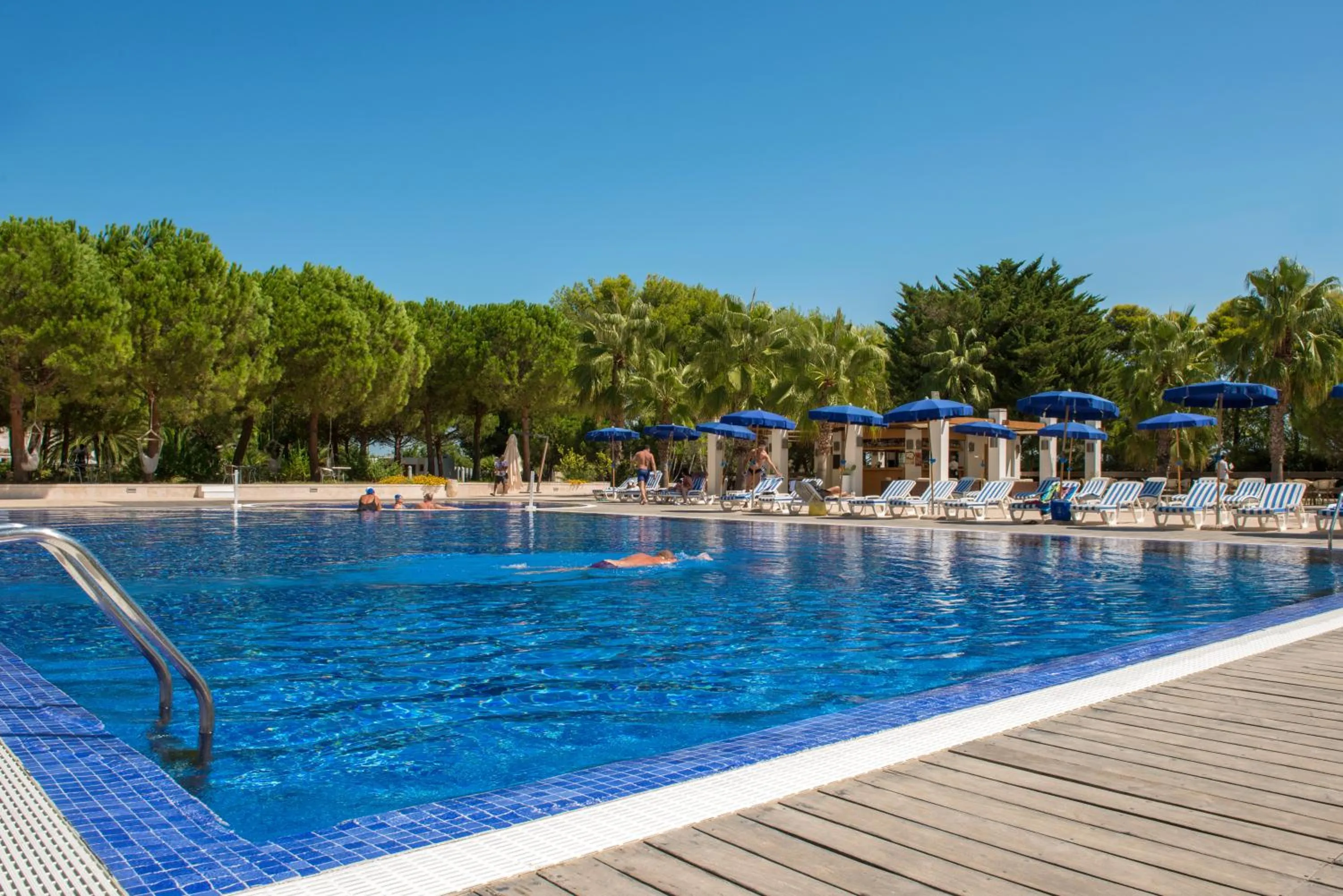 Swimming pool in Pizzomunno Vieste Palace Hotel