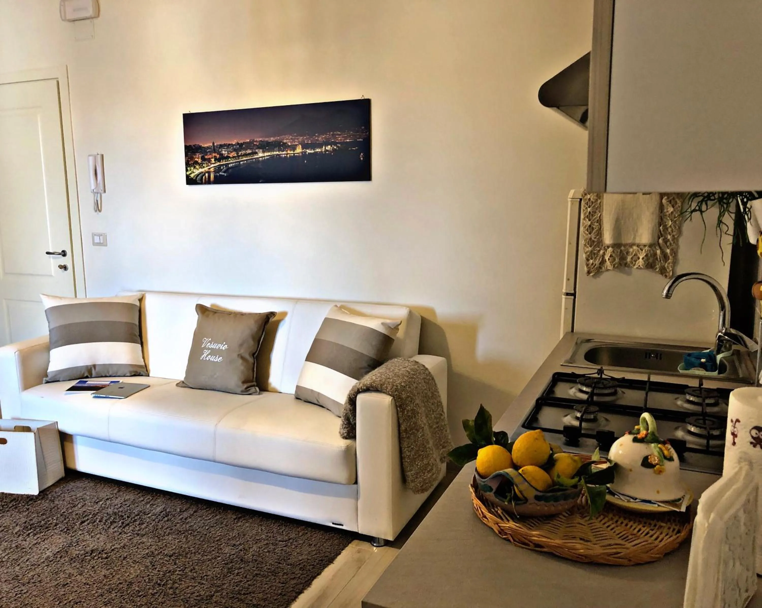 Vesuvio House appartamento indipendente e centrale