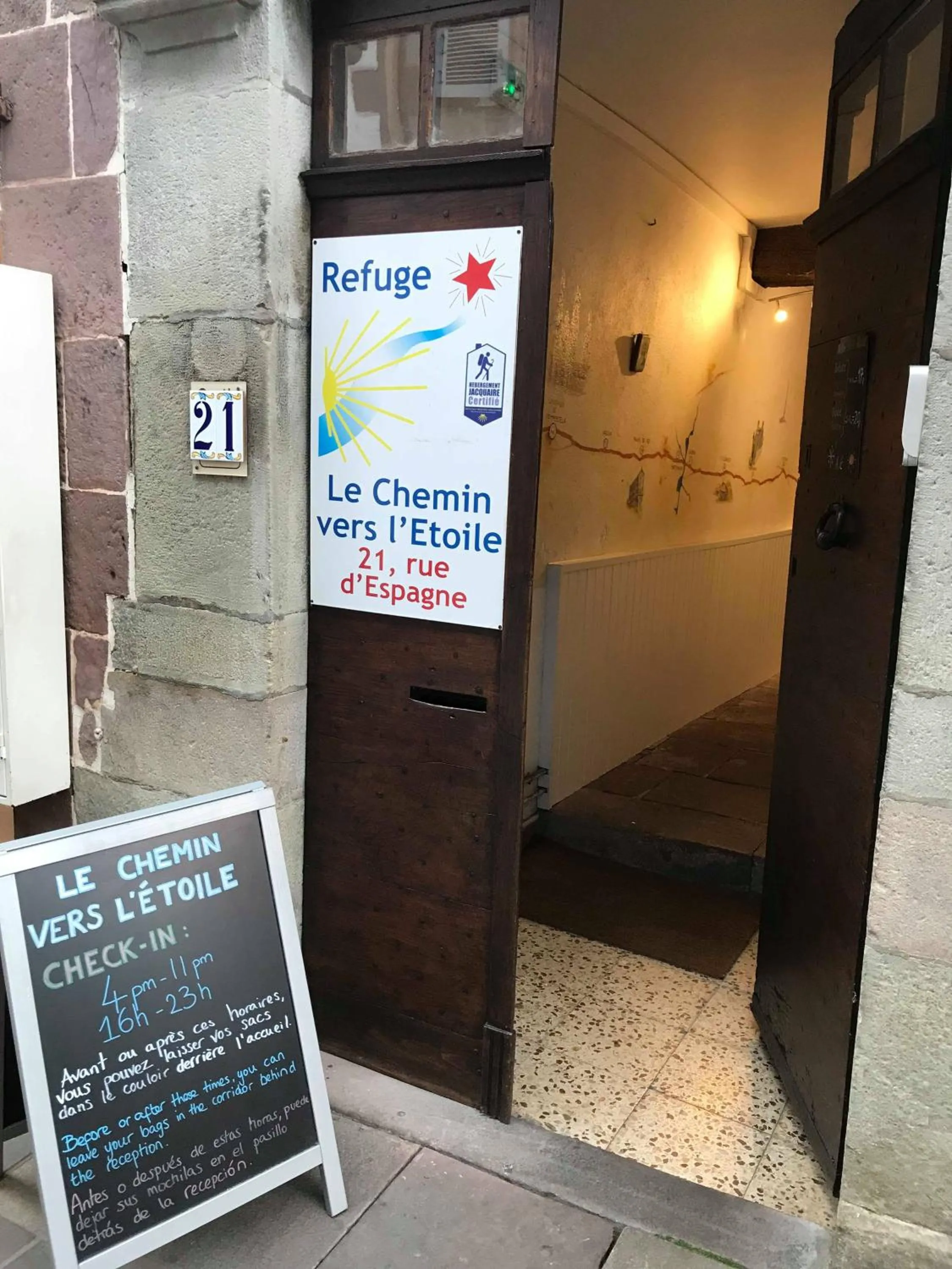 Facade/entrance in Gîte Le Chemin vers l'Etoile
