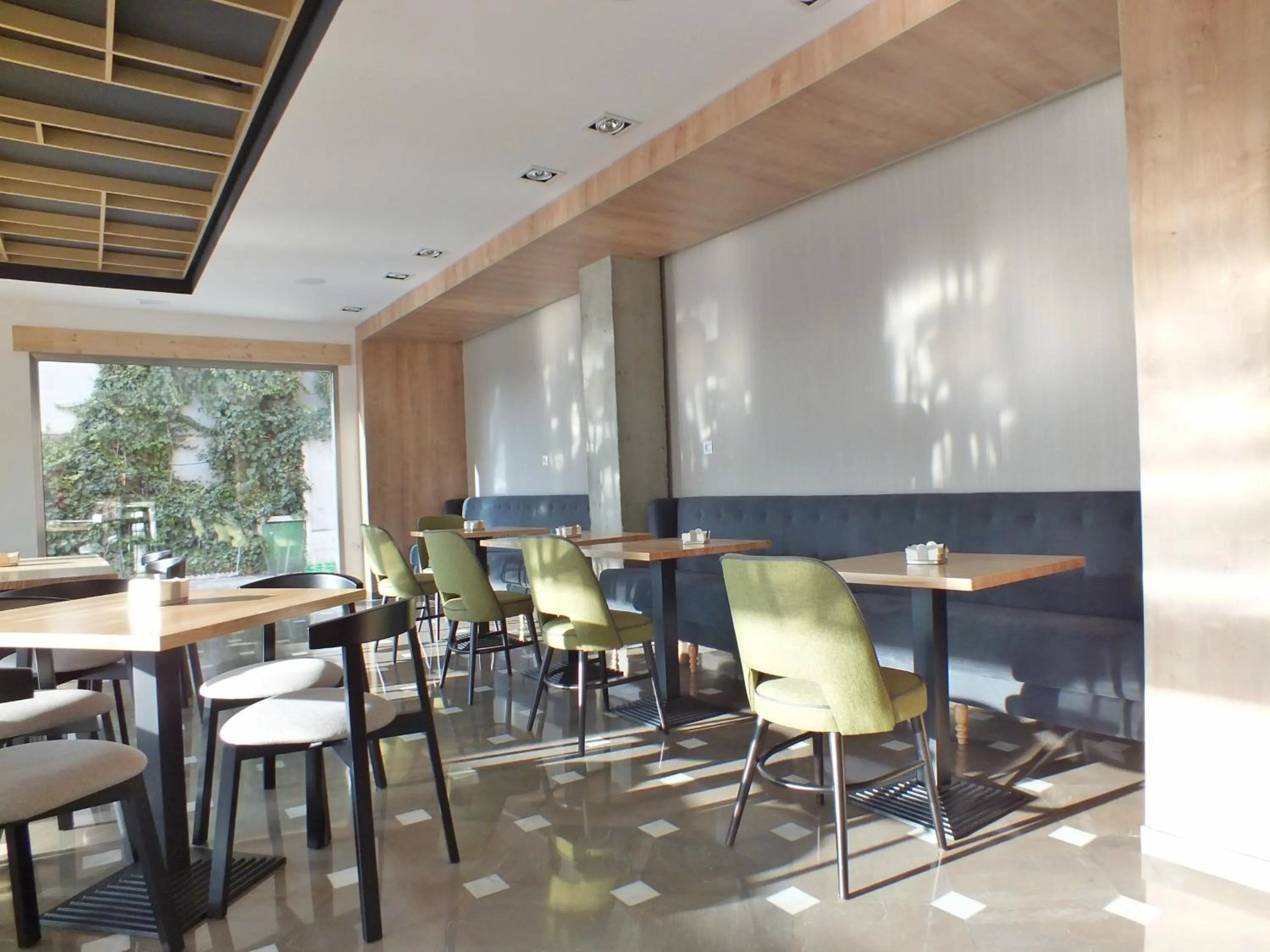 Restaurant/places to eat in Hotel Las Yucas