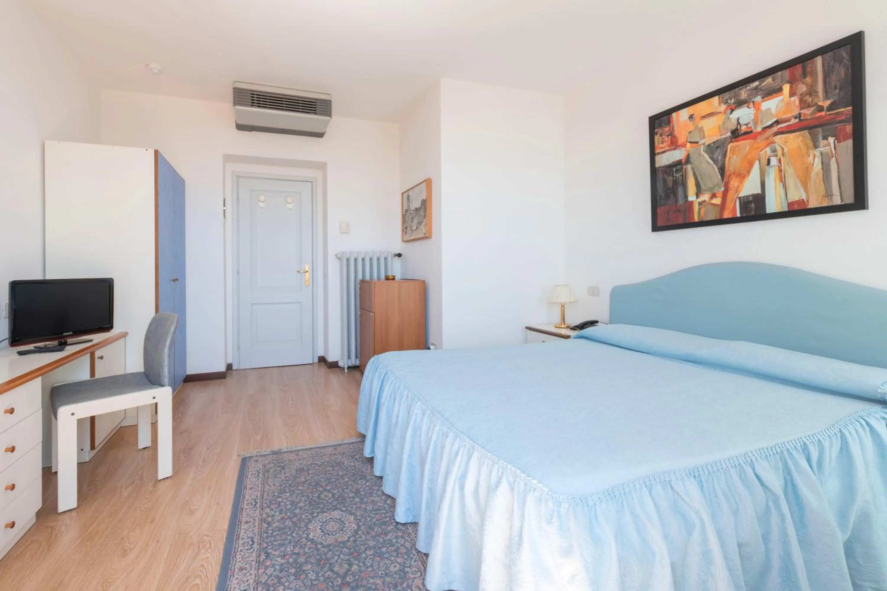 Bedroom, Bed in Hotel Maderno