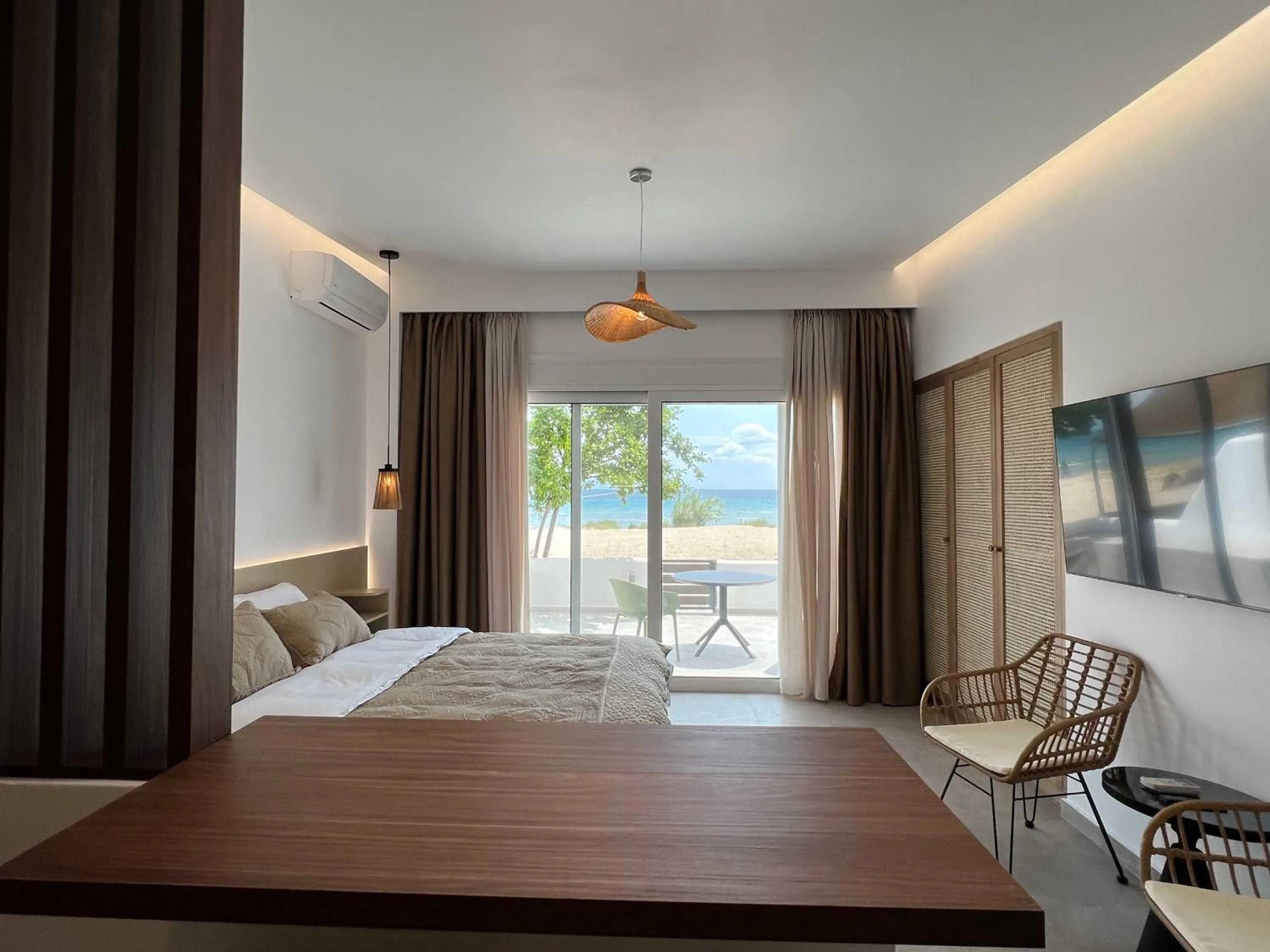 Bedroom, Bed in Penthouse & apartments by the Sea airport Airstay