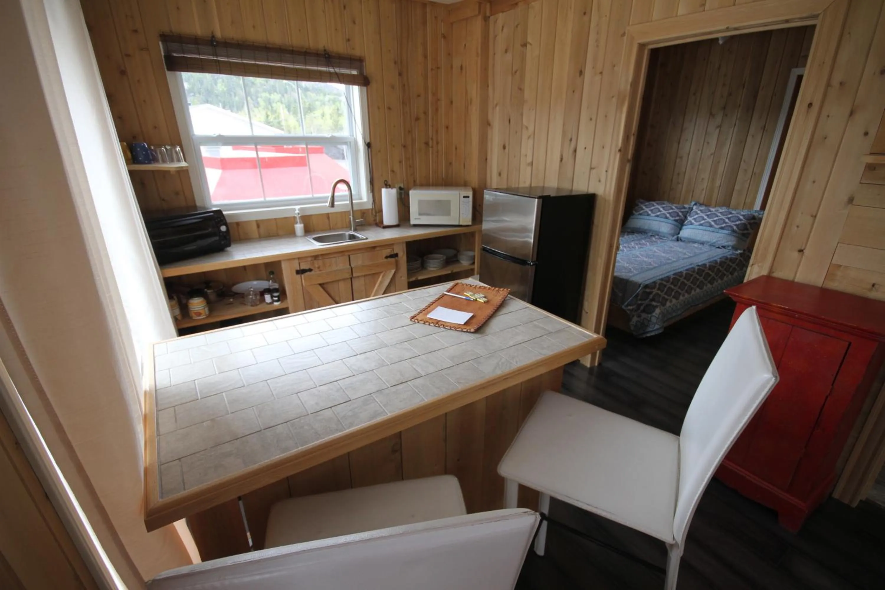 Kitchen or kitchenette, Bed in Tadou-Shack