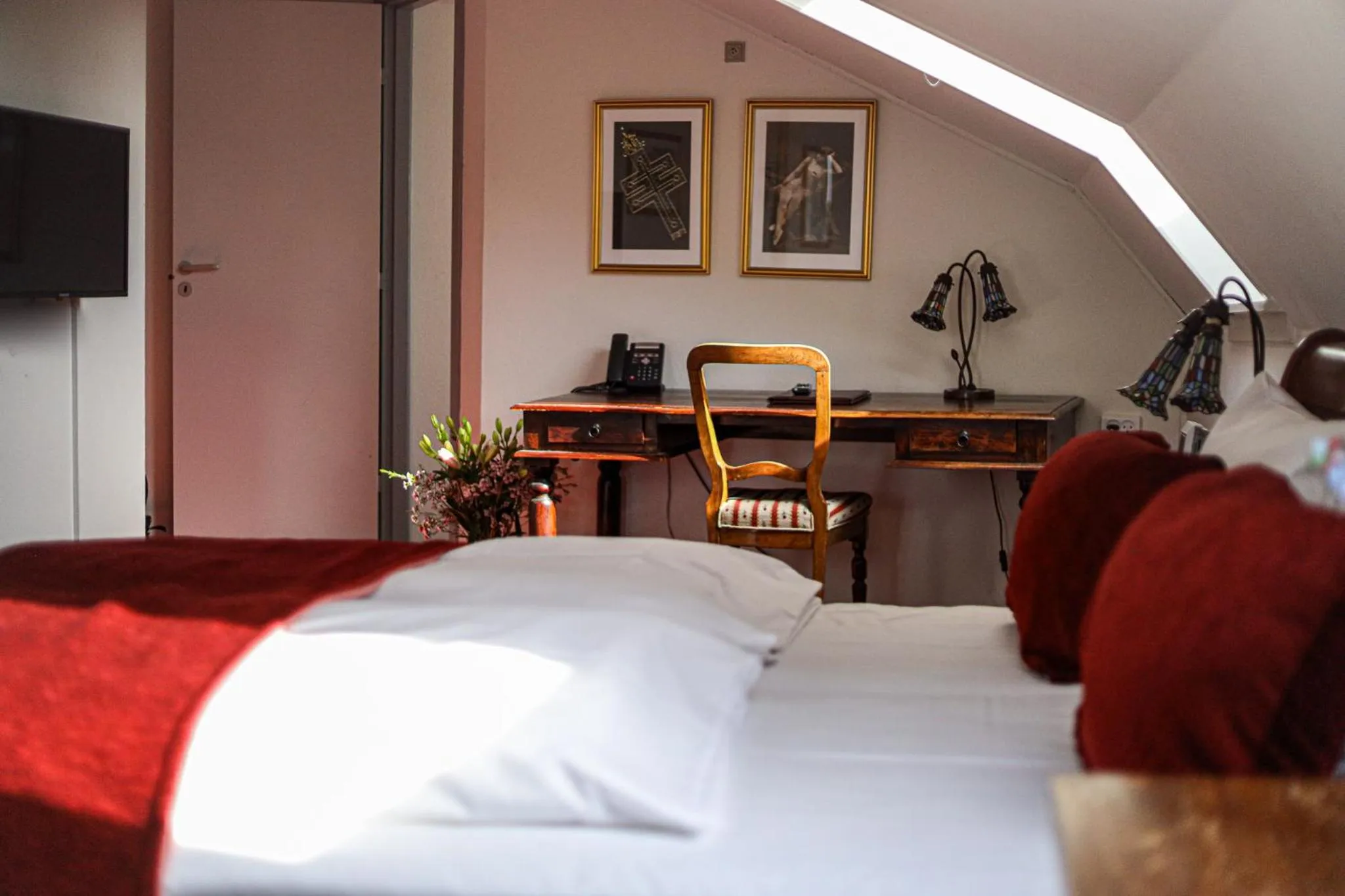 Bedroom, Bed in Hotel Ærø