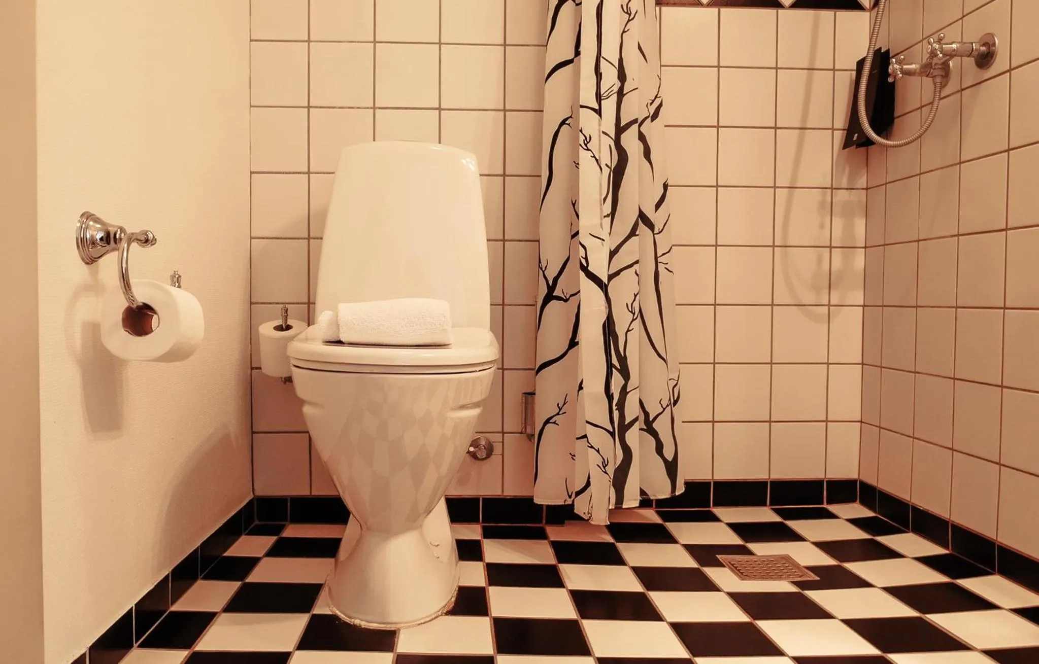 Bathroom in Hotel Ærø