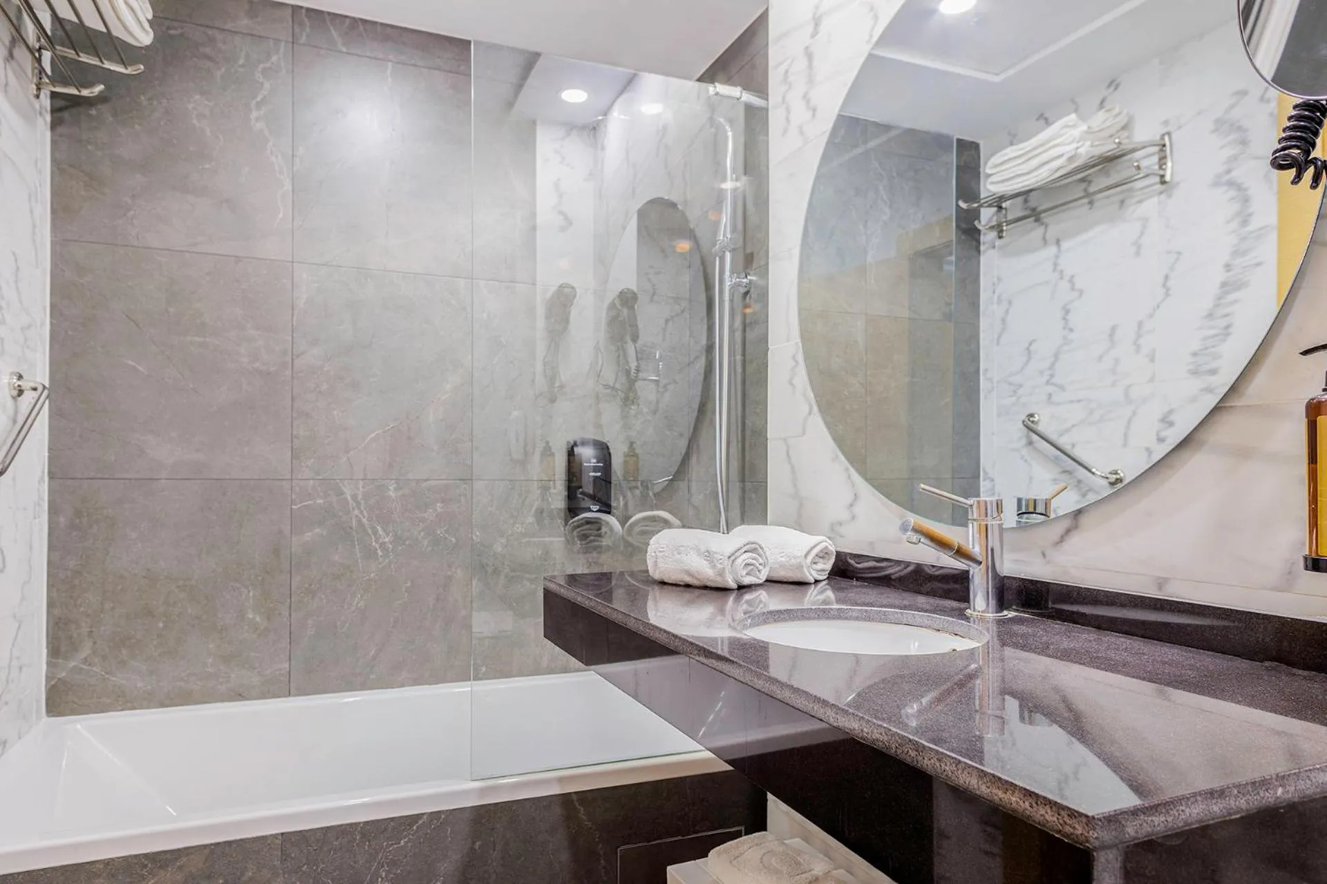 Bathroom in Cullera Holiday