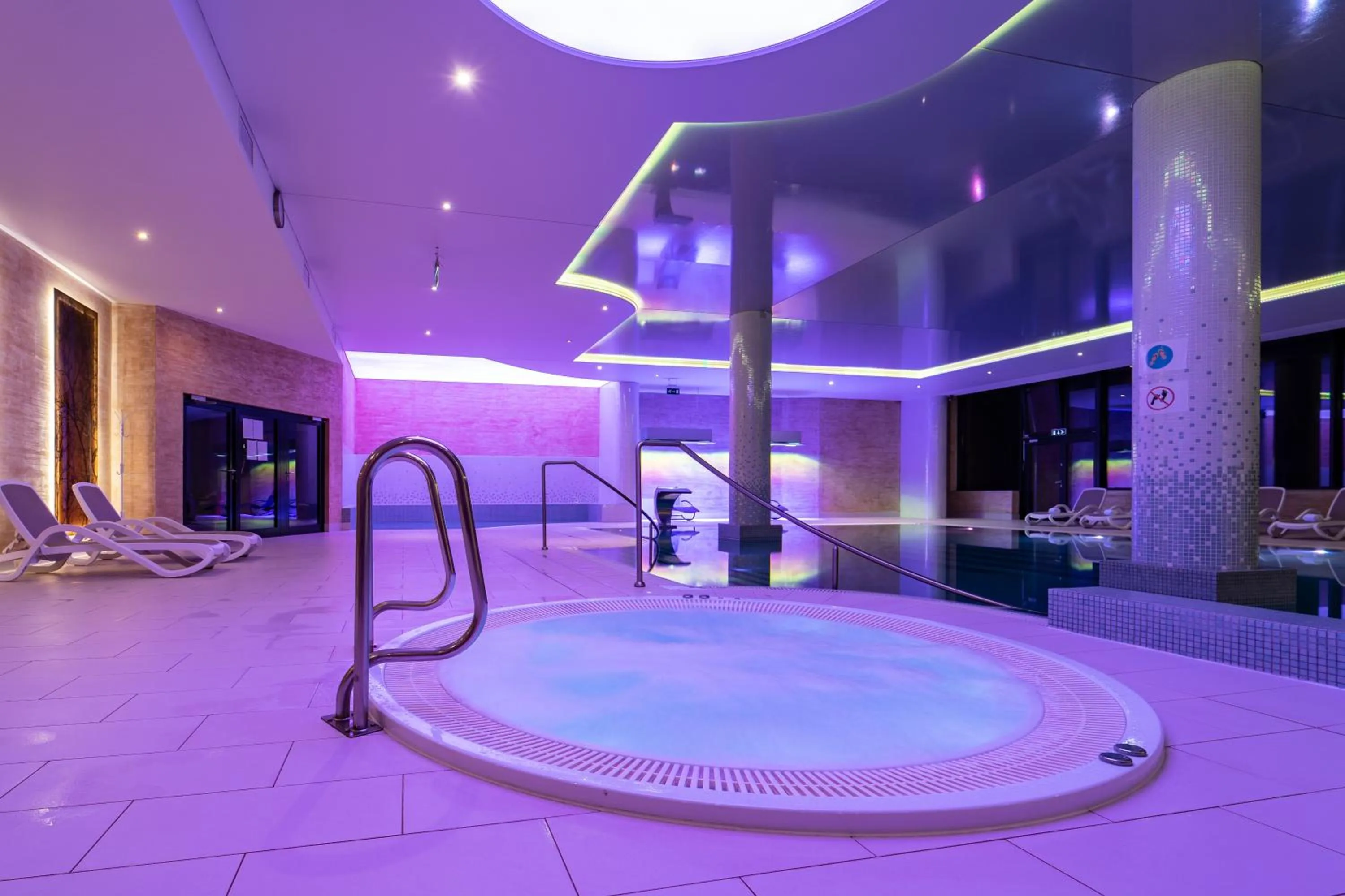 Hot Tub in Vestina Wellness & SPA Hotel