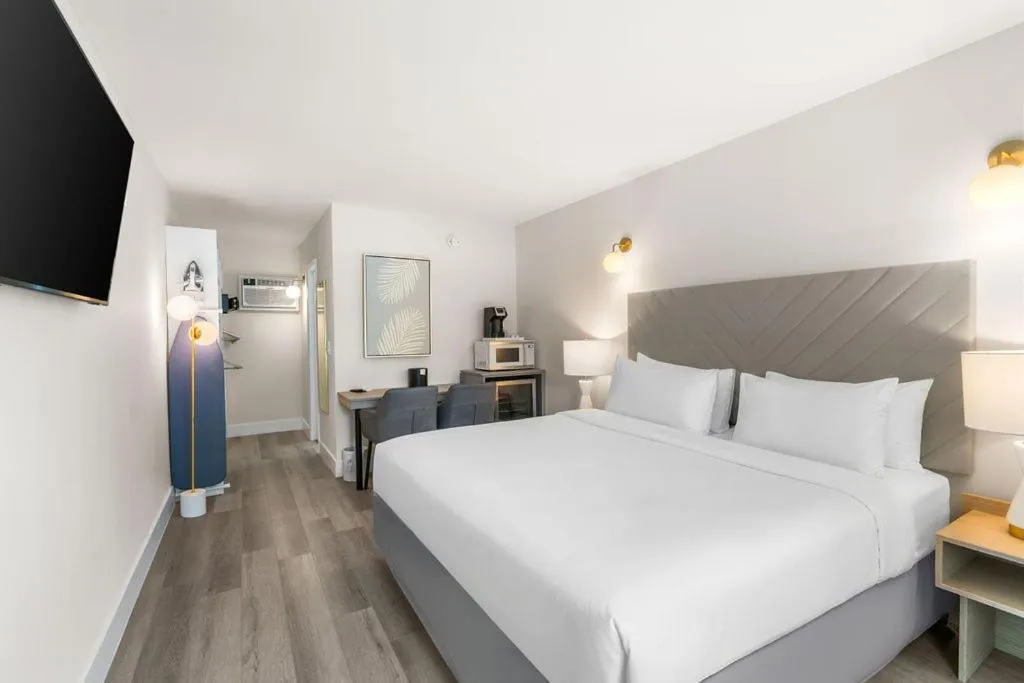 Bedroom, Bed in The Garden Hotel & Resort