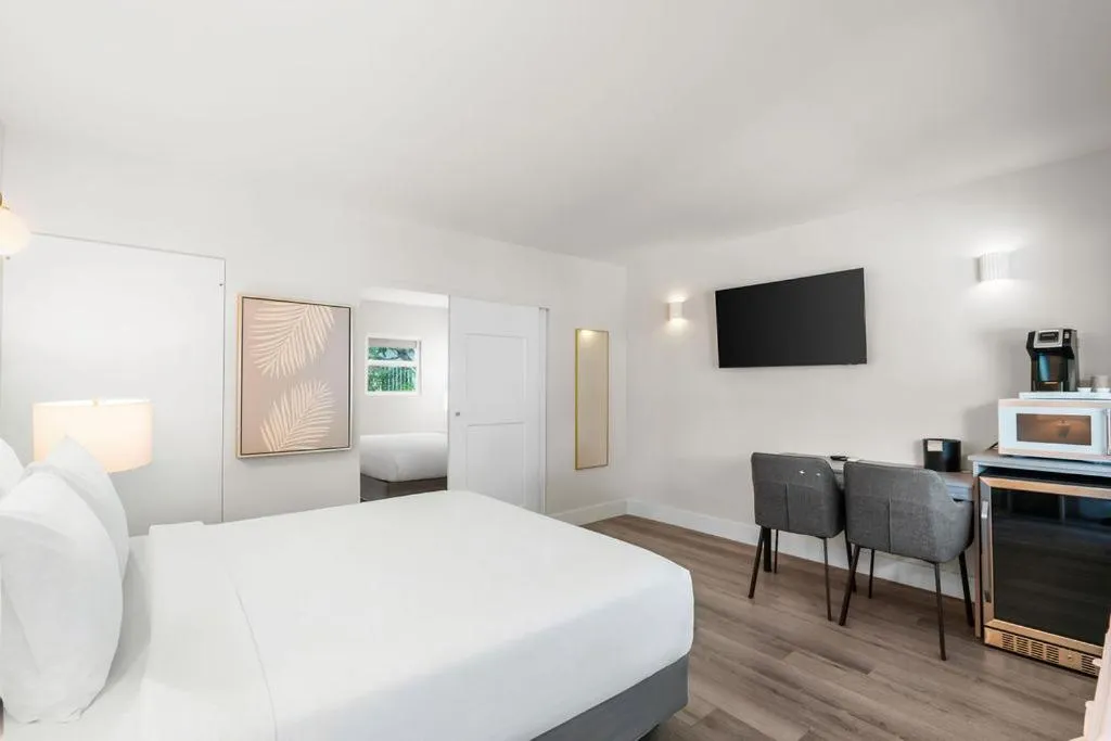 Bedroom, Bed in The Garden Hotel & Resort