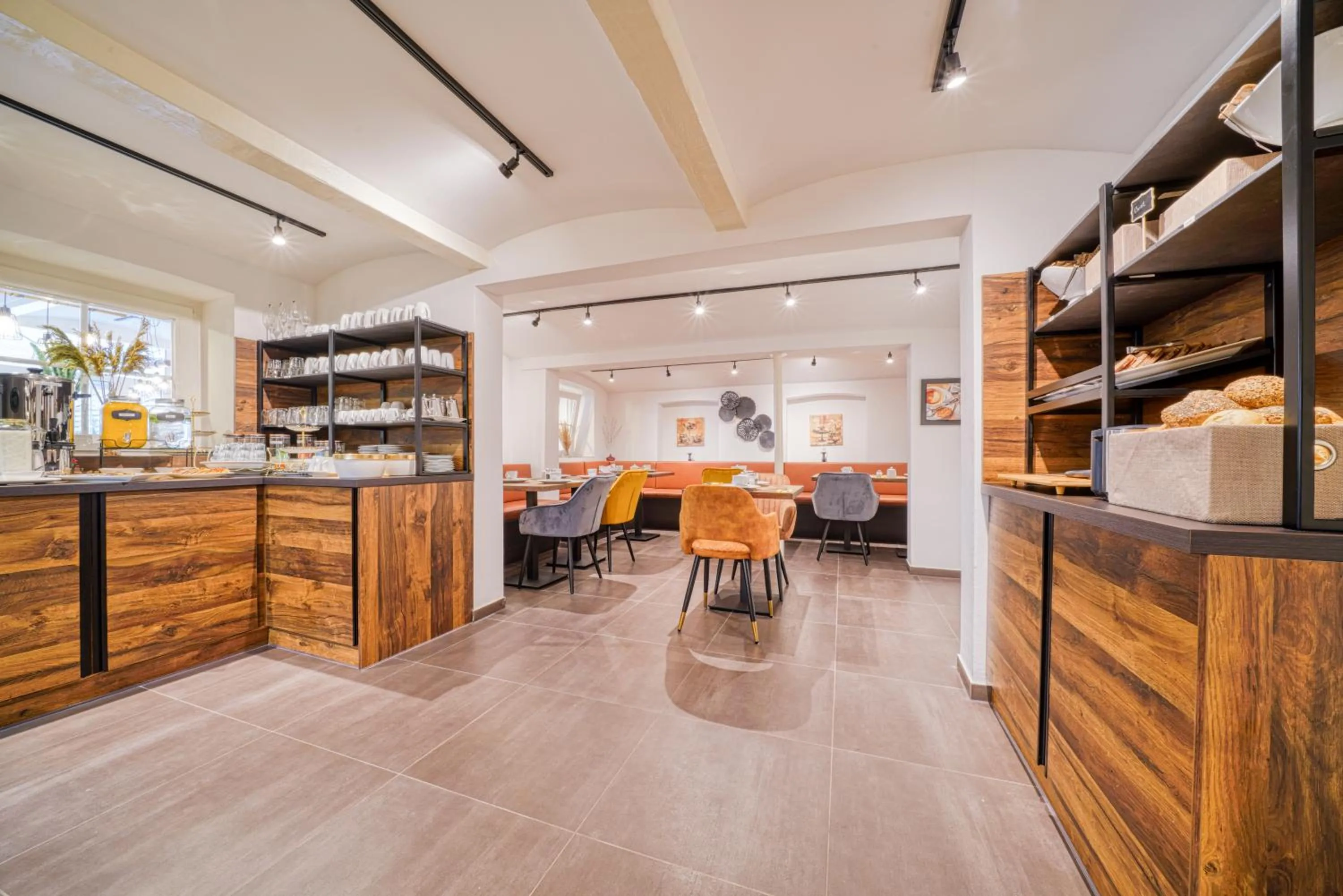 Food and drinks in Zentrum Hotel Stade