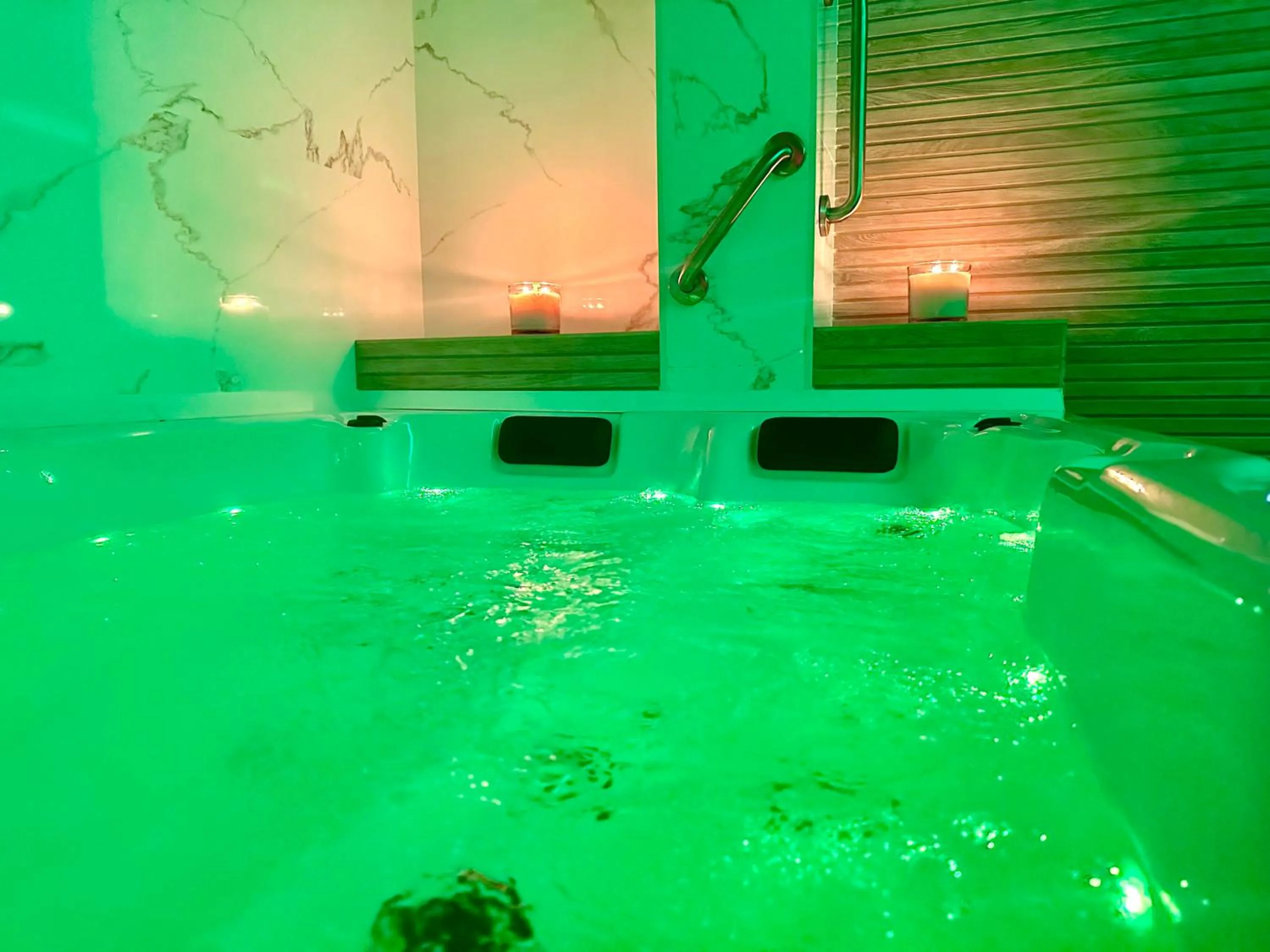 Hot Tub in Hotel&Spa El Puerto